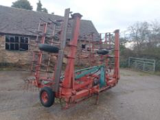 Kverneland 6m Hydraulic Fold Cultivator