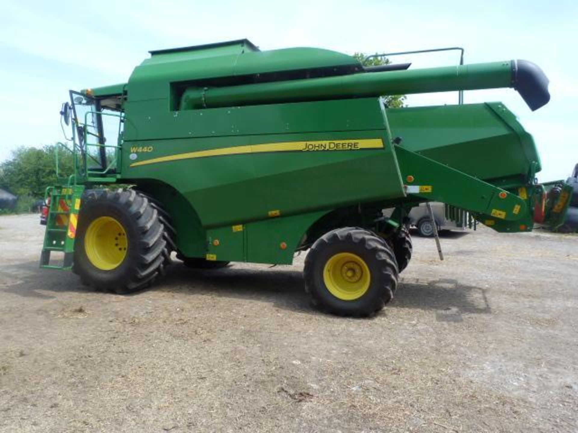 John Deere W440 - Image 3 of 15