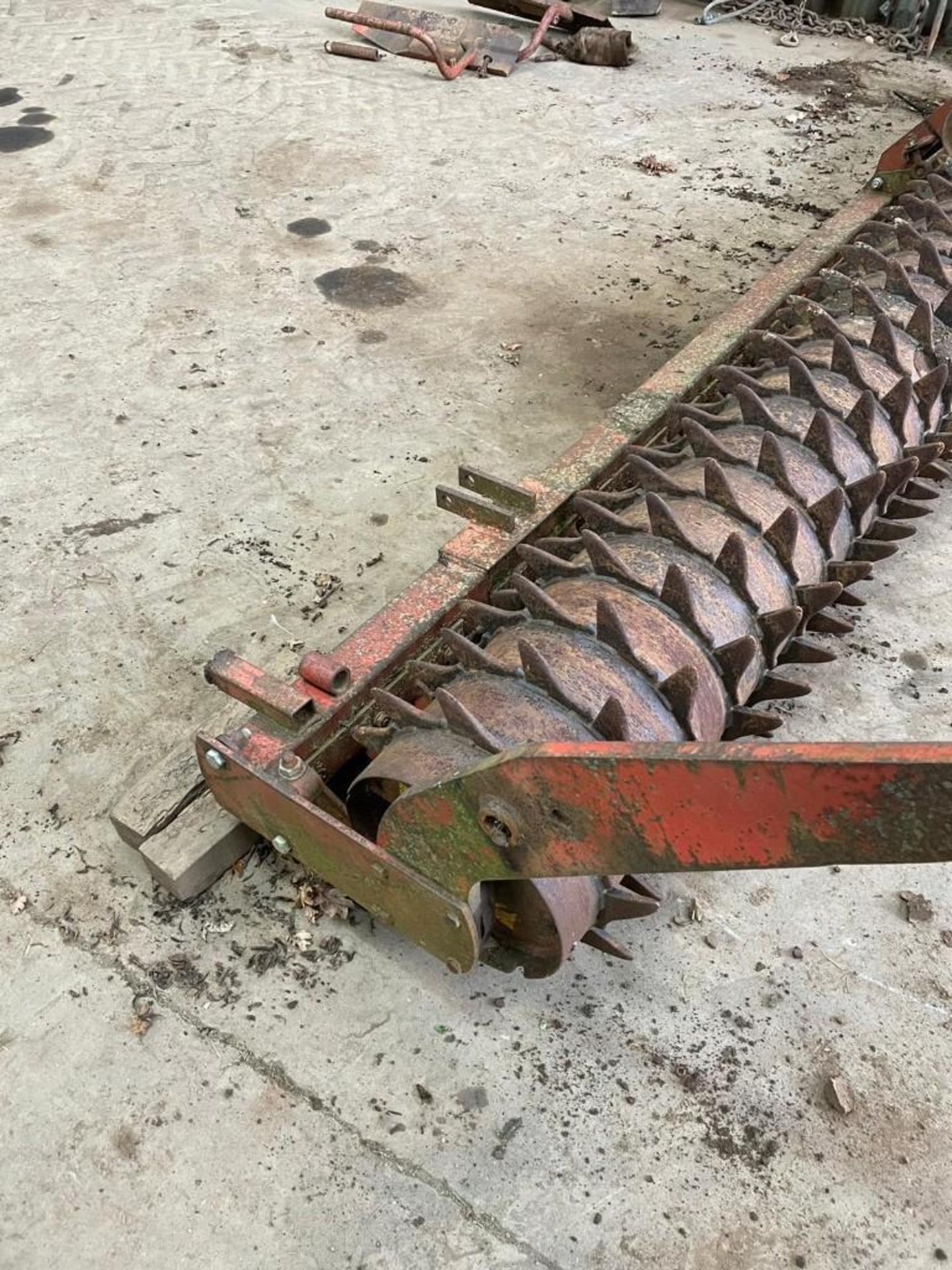 Kuhn Toothed Powerharrow Press