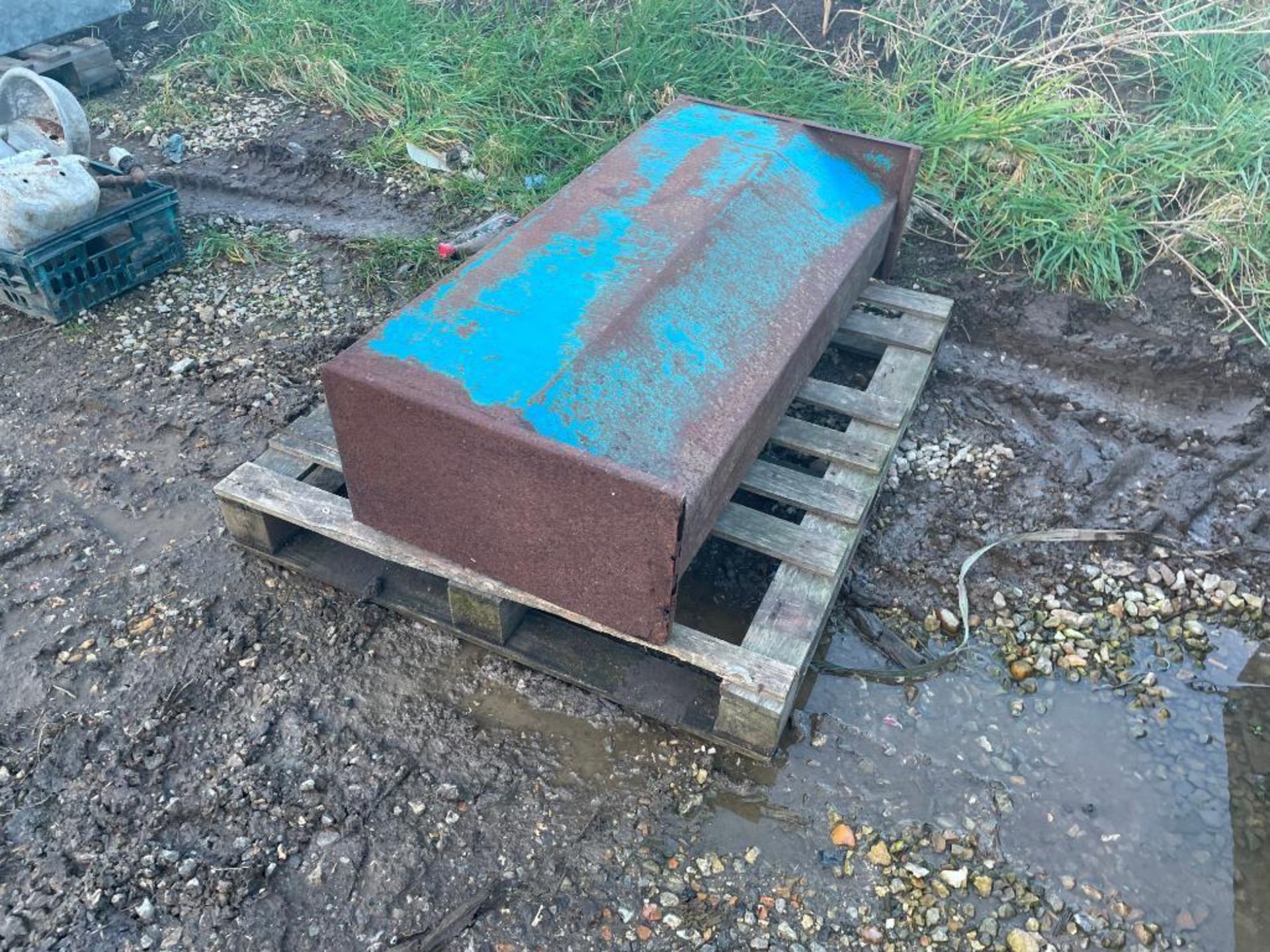 * 4ft Pig feed trough (No VAT) - Image 2 of 2