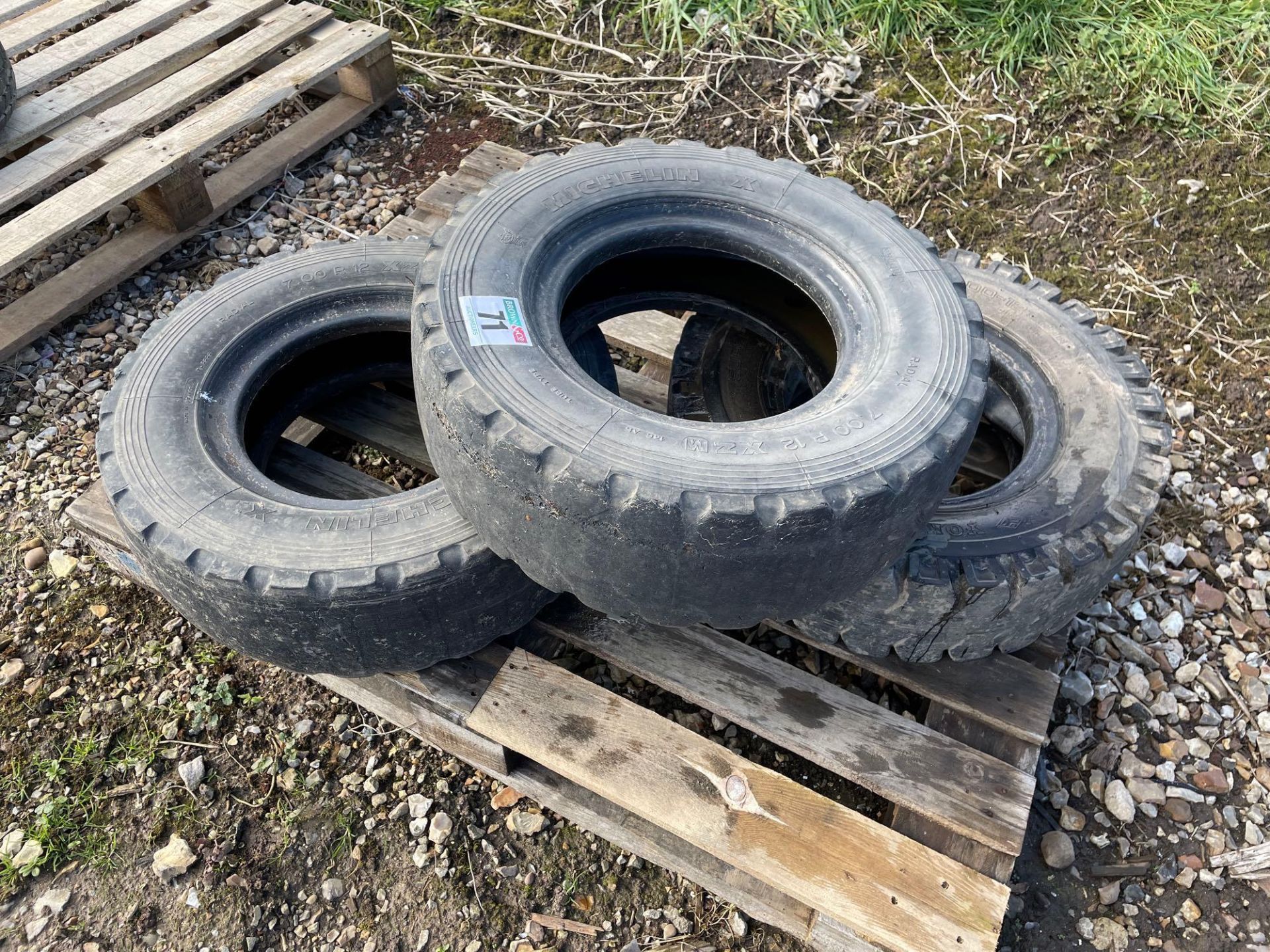 3No. 7.00R12 tyres