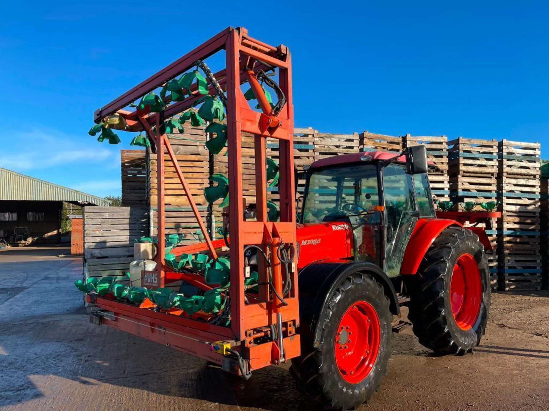 2008 Kubota M108S 4wd tractor with 2 manual spools on 380/85R28 front and 460/85R38 rear wheels and - Image 2 of 15