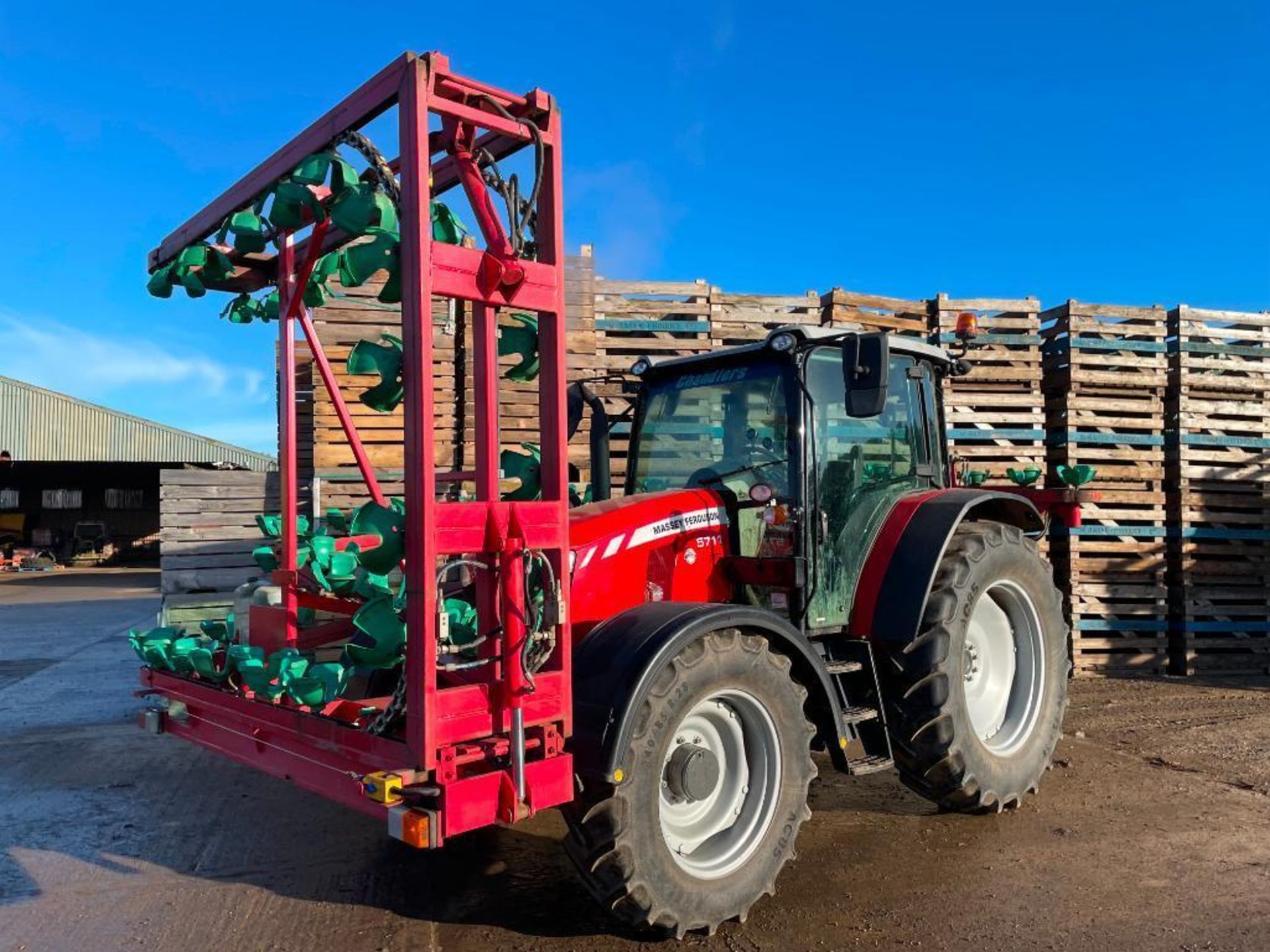 2020 Massey Ferguson 5711 Dyna-4 4wd tractor with 2 spools on 340/85R28 front and 420/85R38 rear whe - Image 6 of 21