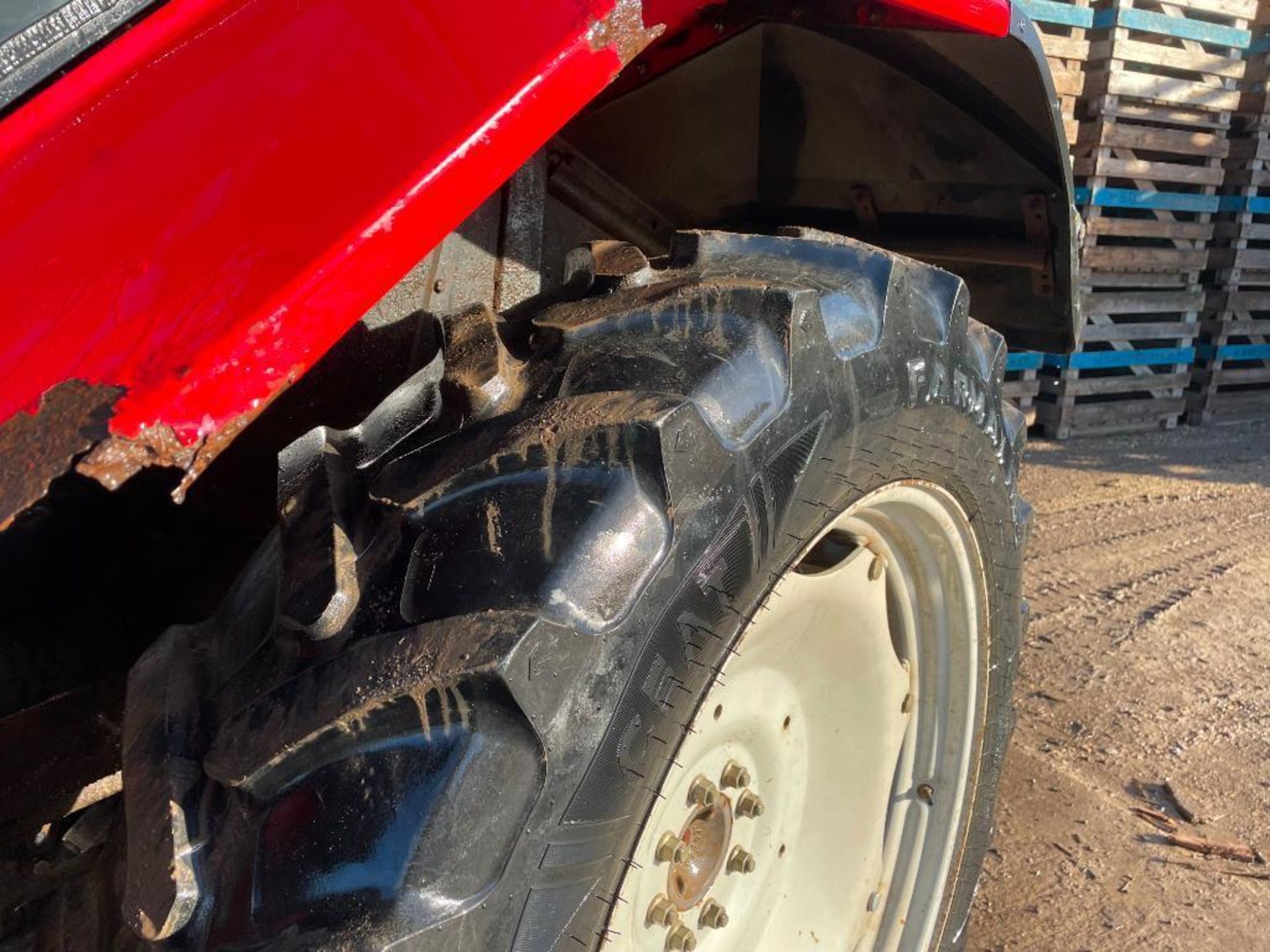 1996 Massey Ferguson 6150 4wd tractor with 2 manual spools and 10no. 45kg wafer weights on 280/85R28 - Image 5 of 21