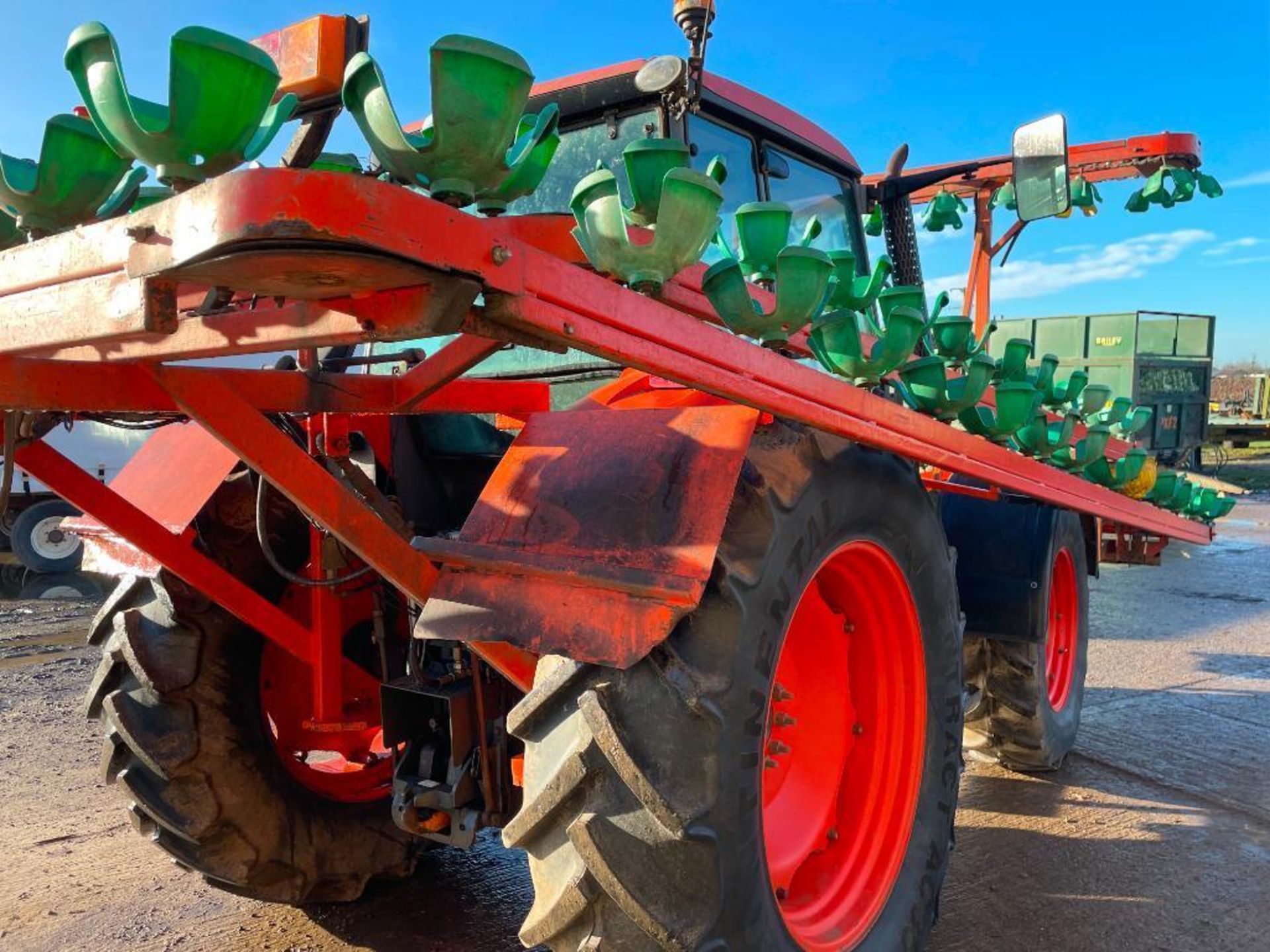 2008 Kubota M108S 4wd tractor with 2 manual spools on 380/85R28 front and 460/85R38 rear wheels and - Image 13 of 15