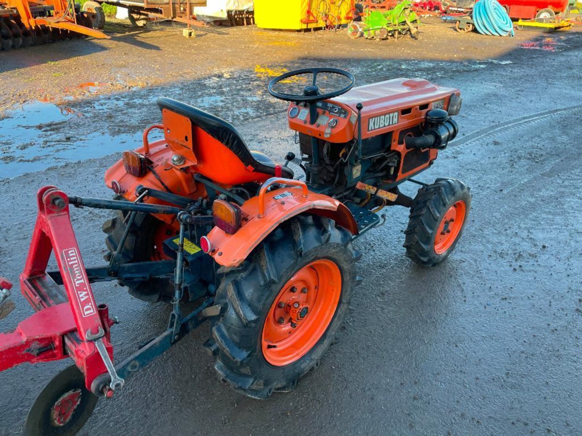 Kubota B7100D 4wd diesel compact tractor with rear linkage and PTO on 6-12 front and 8-16 rear. Hour - Image 2 of 17