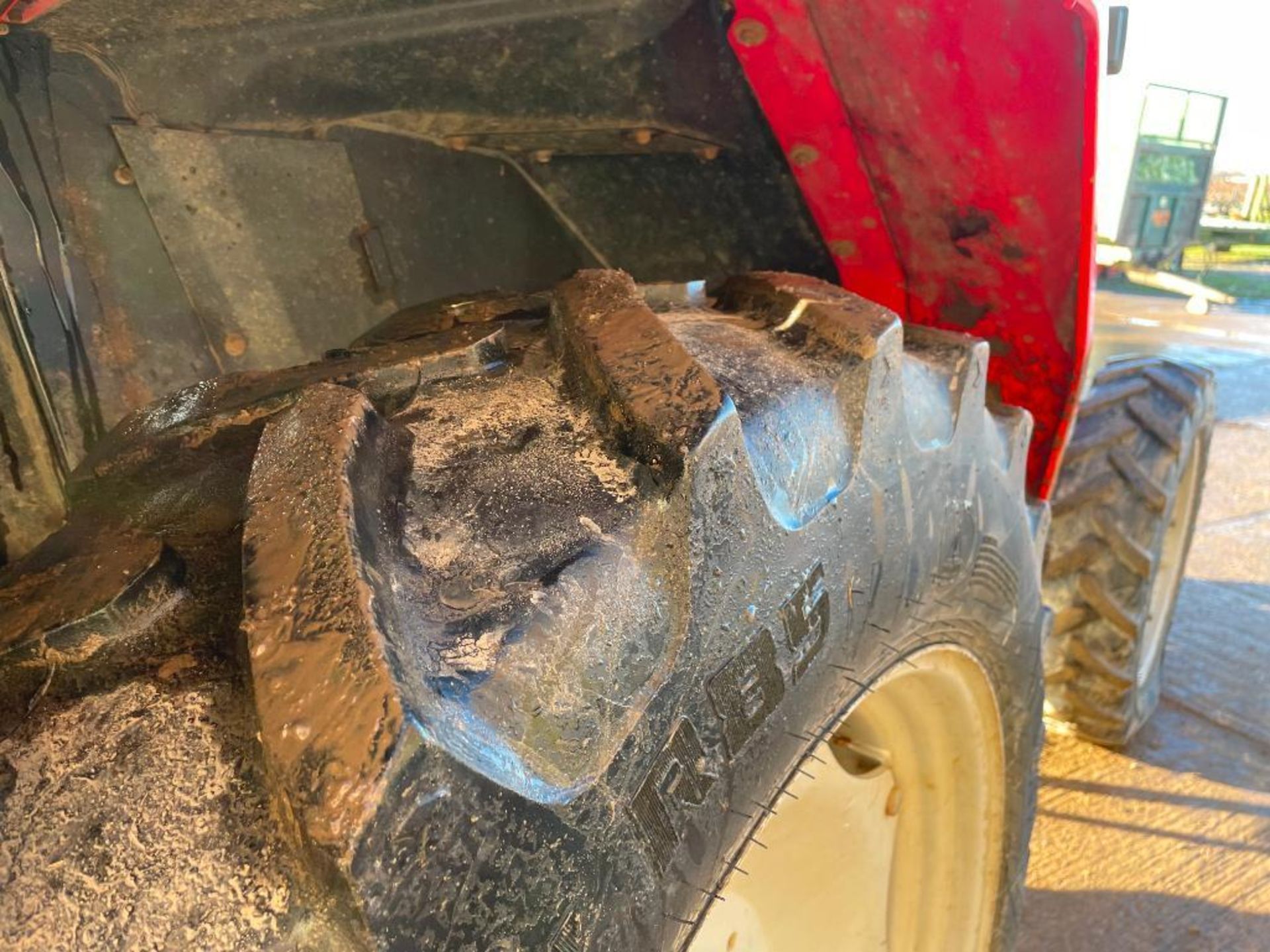 1996 Massey Ferguson 6150 4wd tractor with 2 manual spools and 10no. 45kg wafer weights on 280/85R28 - Image 17 of 21