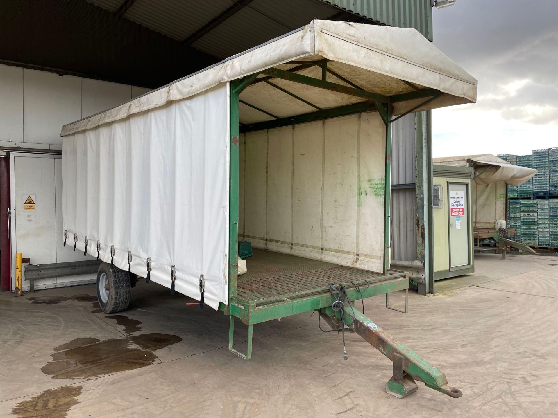Keith Collingwood curtainside vegetable packing trailer 21ft x 8ft single axle - Image 2 of 3