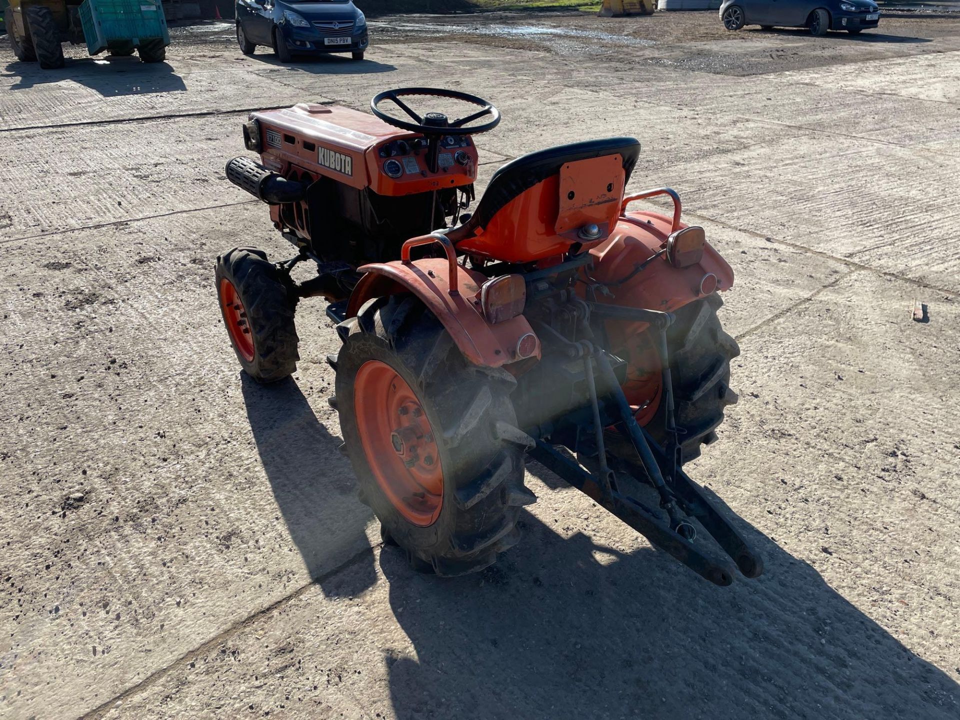 Kubota B7100D 4wd diesel compact tractor with rear linkage and PTO on 6-12 front and 8-16 rear. Hour - Image 14 of 17