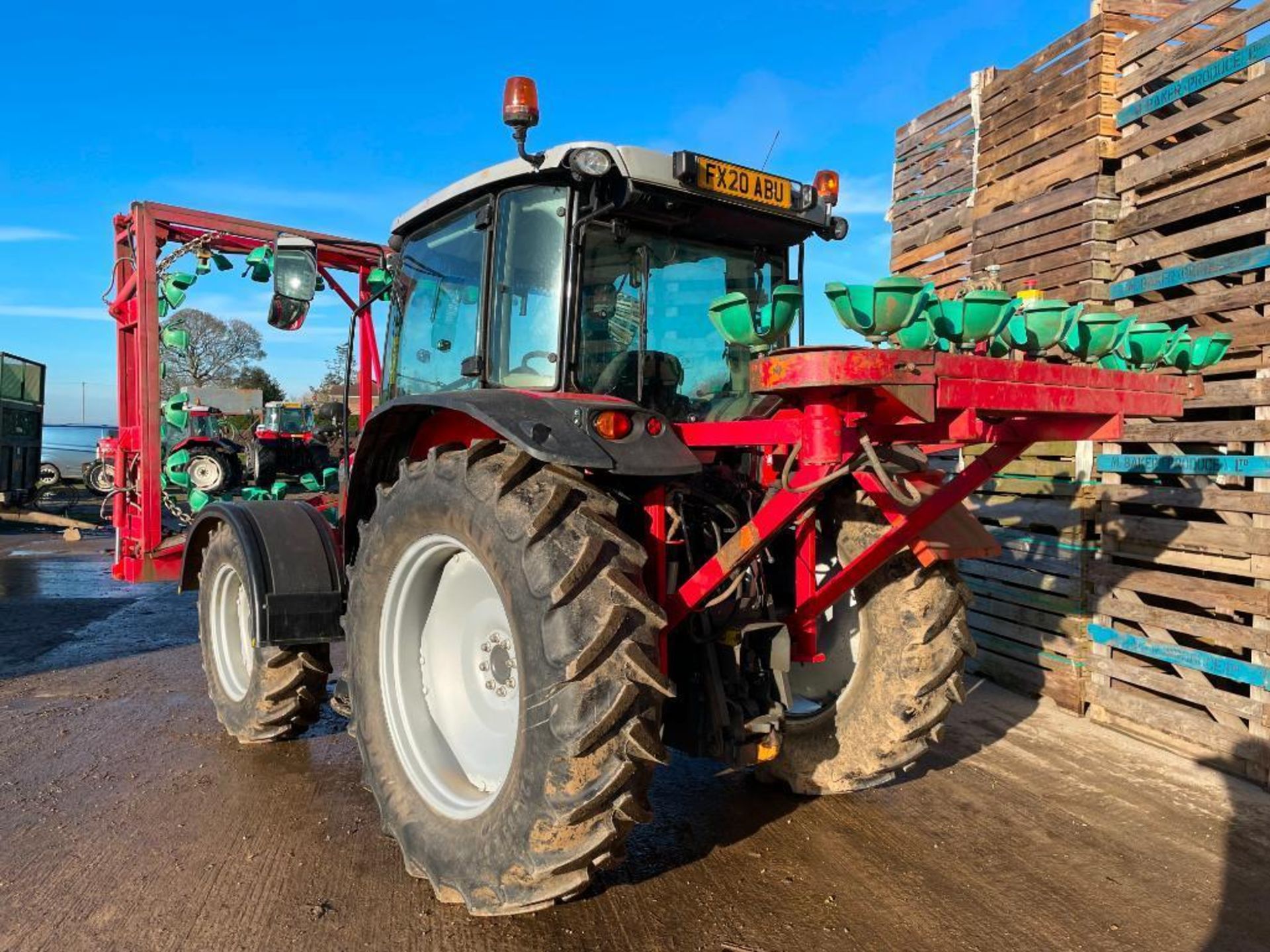 2020 Massey Ferguson 5711 Dyna-4 4wd tractor with 2 spools on 340/85R28 front and 420/85R38 rear whe - Image 15 of 21