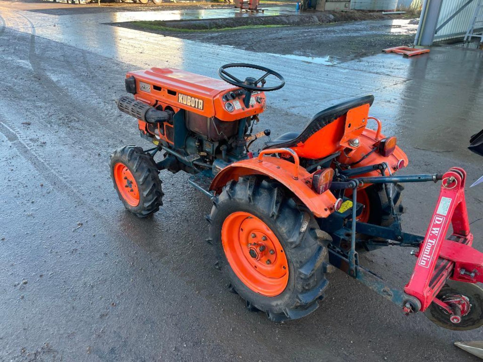 Kubota B7100D 4wd diesel compact tractor with rear linkage and PTO on 6-12 front and 8-16 rear. Hour - Image 3 of 17