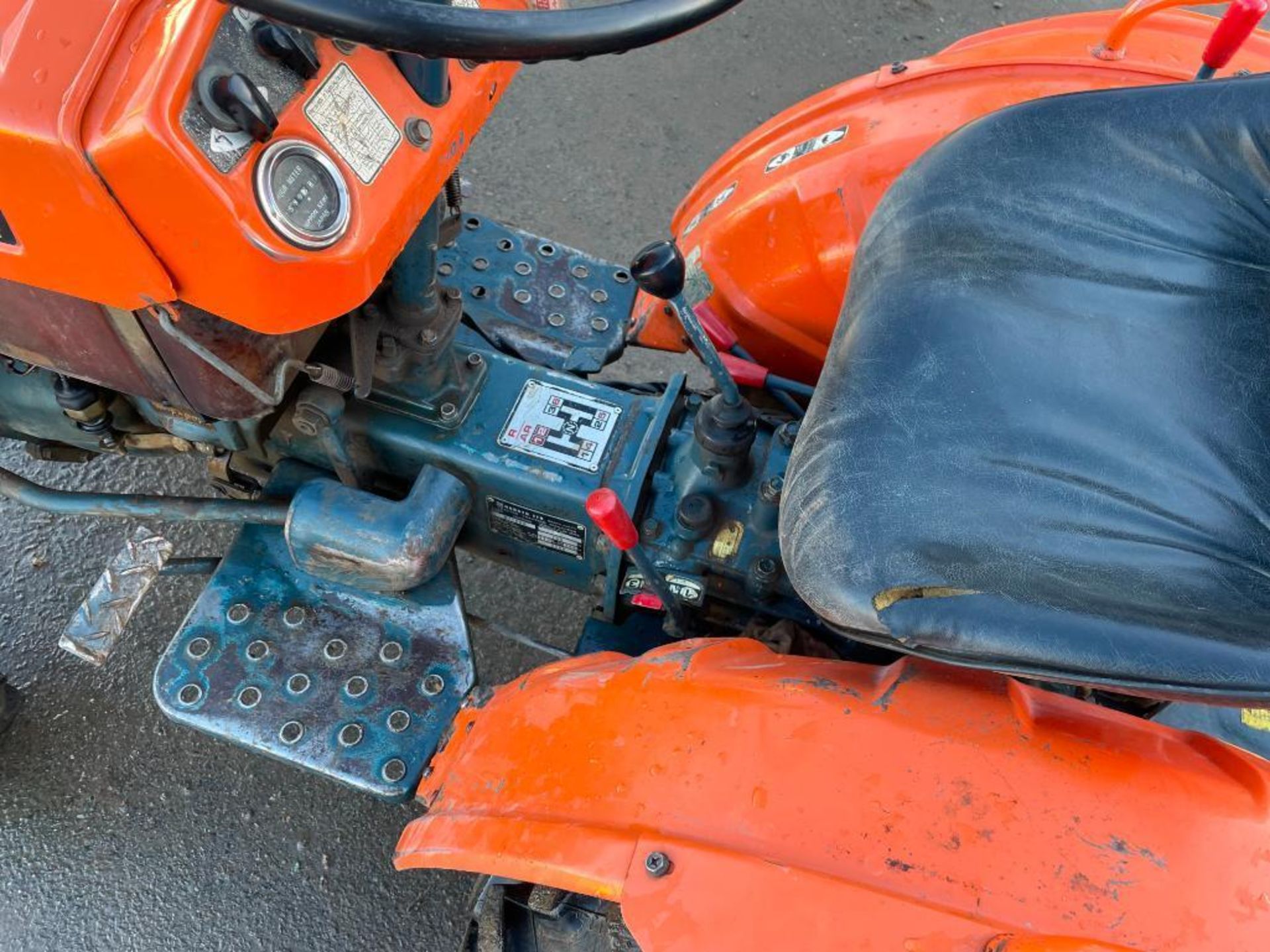 Kubota B7100D 4wd diesel compact tractor with rear linkage and PTO on 6-12 front and 8-16 rear. Hour - Image 5 of 17