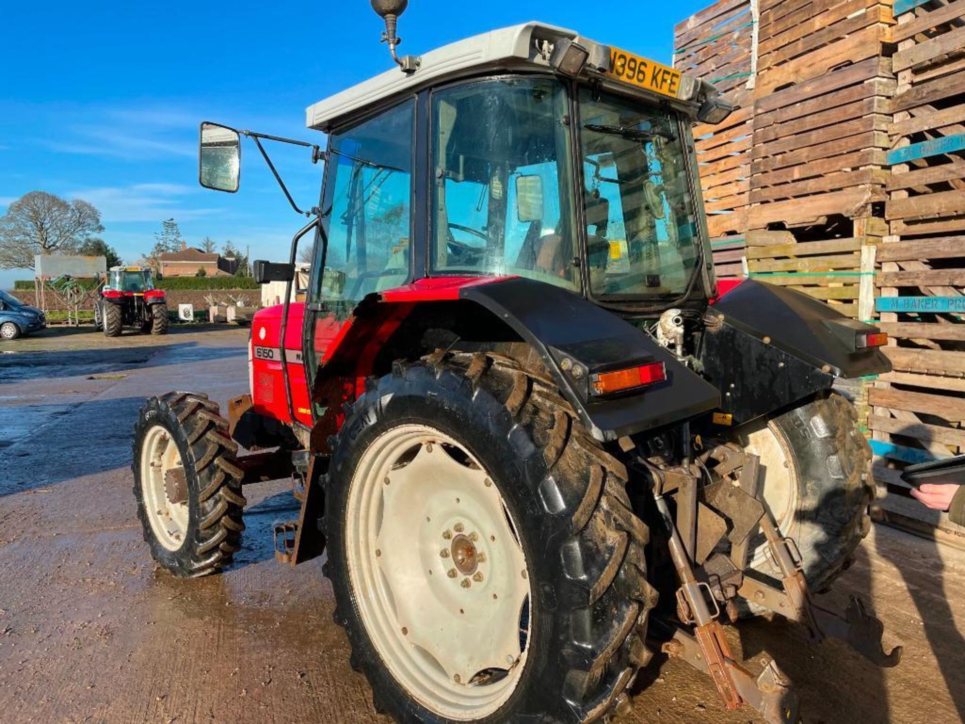 1996 Massey Ferguson 6150 4wd tractor with 2 manual spools and 10no. 45kg wafer weights on 280/85R28 - Image 19 of 21