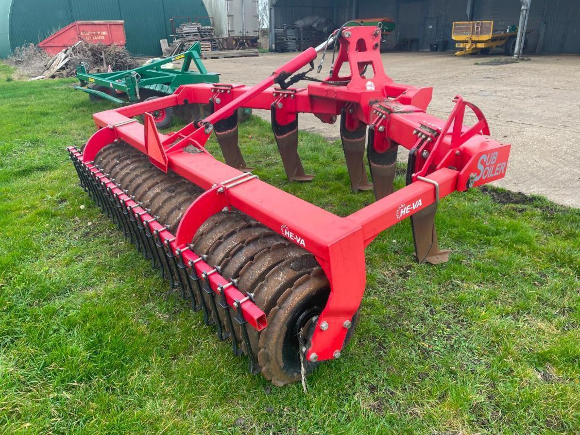 2014 HE-VA 5 leg subsoiler with hydraulic adjustable rear packer. Serial No: 30527 ​​​​​​​Manual in - Image 6 of 14