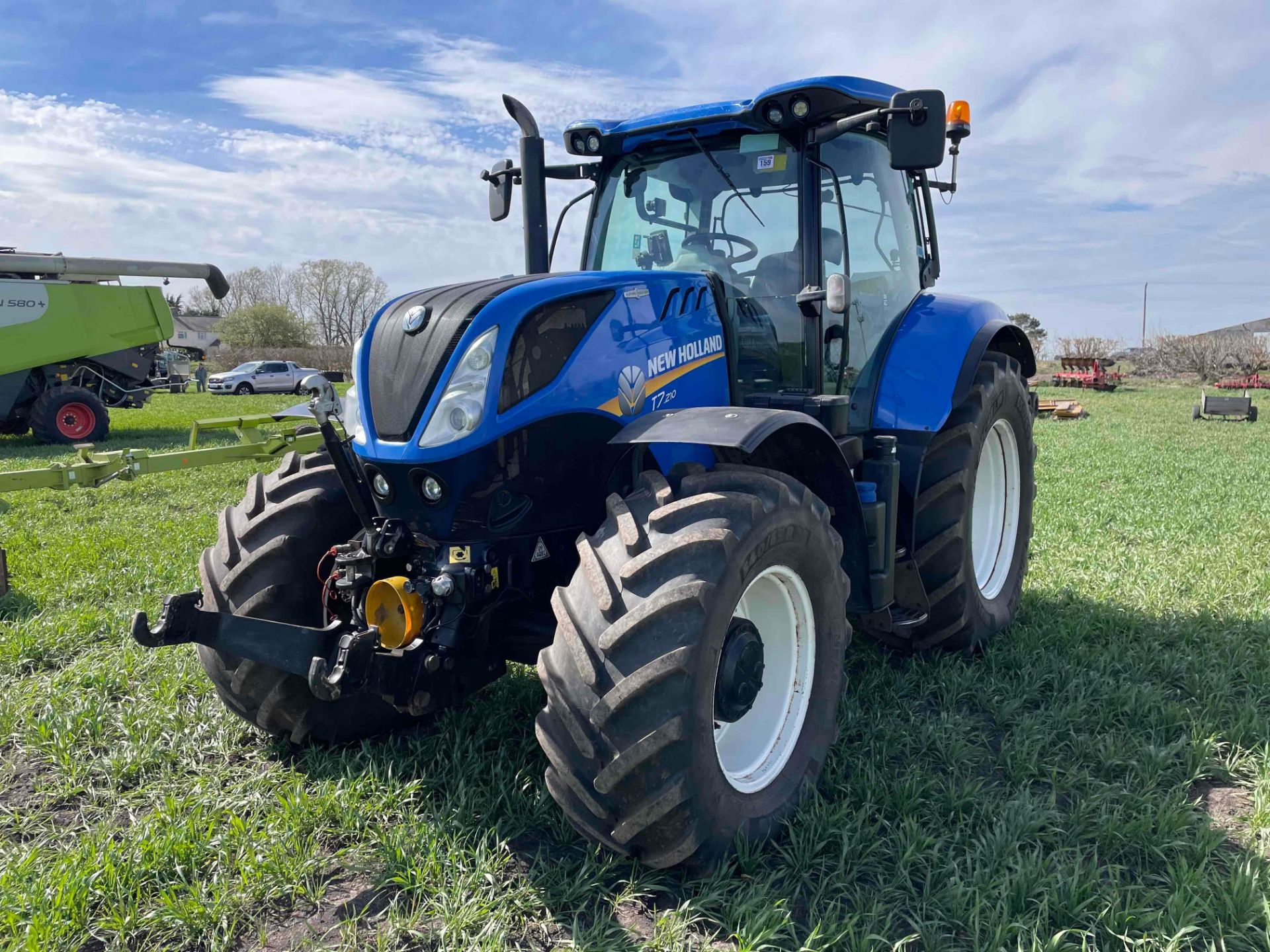 2017 New Holland T7.210 AutoCommand 4wd 50kph tractor with front linkage and PTO, 4 electric spools,