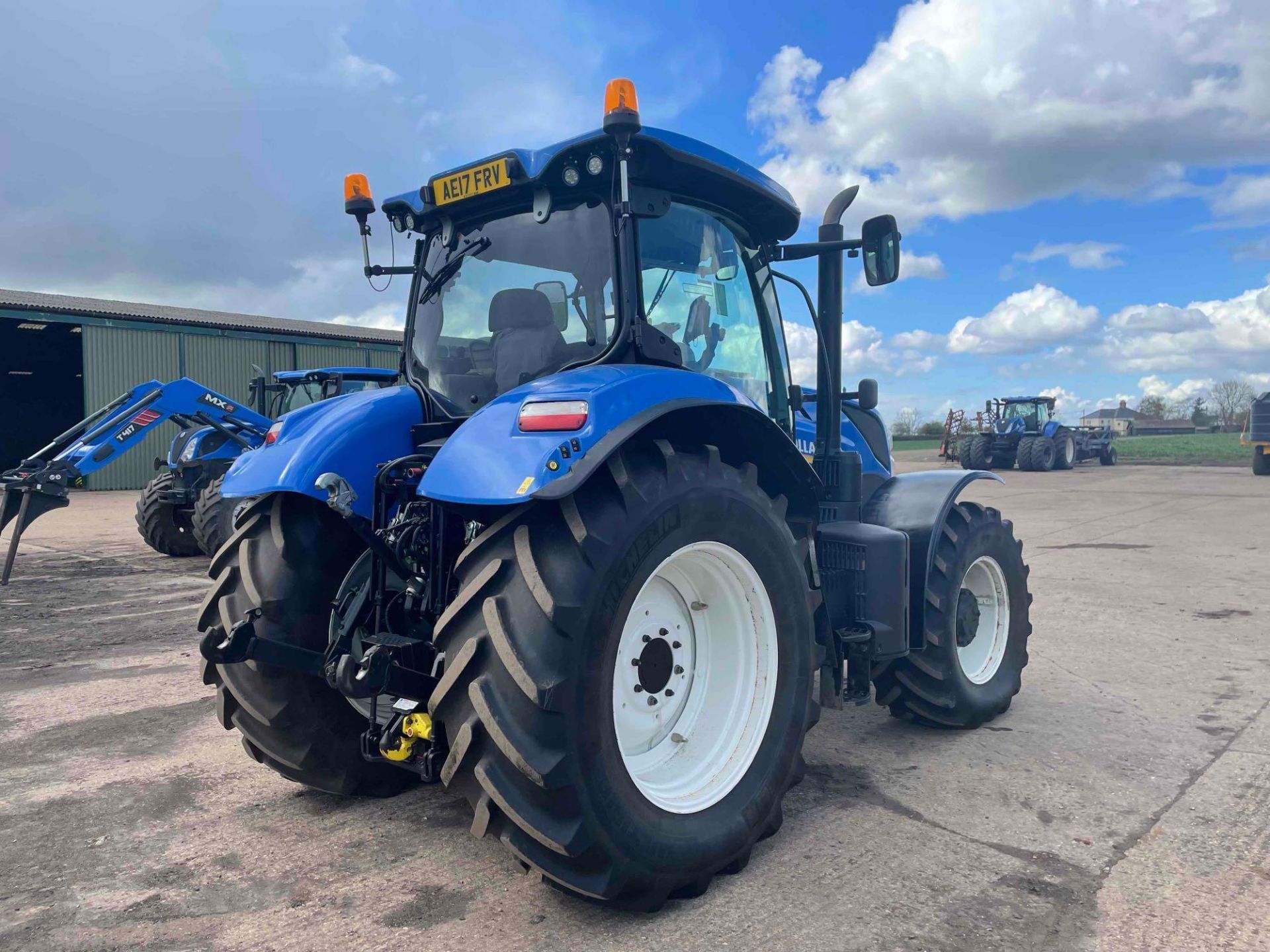 2017 New Holland T7.210 AutoCommand 4wd 50kph tractor with front linkage and PTO, 4 electric spools, - Image 9 of 16