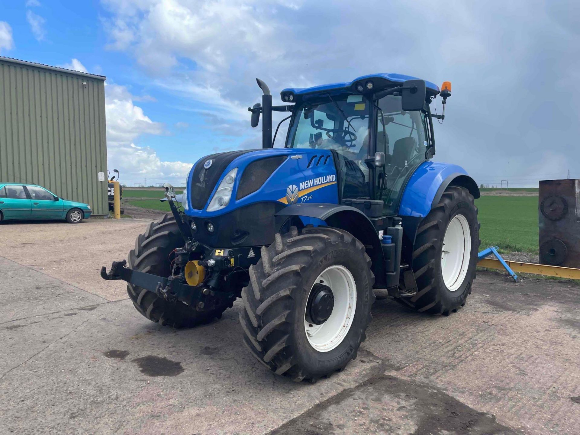 2017 New Holland T7.210 AutoCommand 4wd 50kph tractor with front linkage and PTO, 4 electric spools, - Image 6 of 16