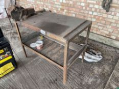 Workshop bench and vice