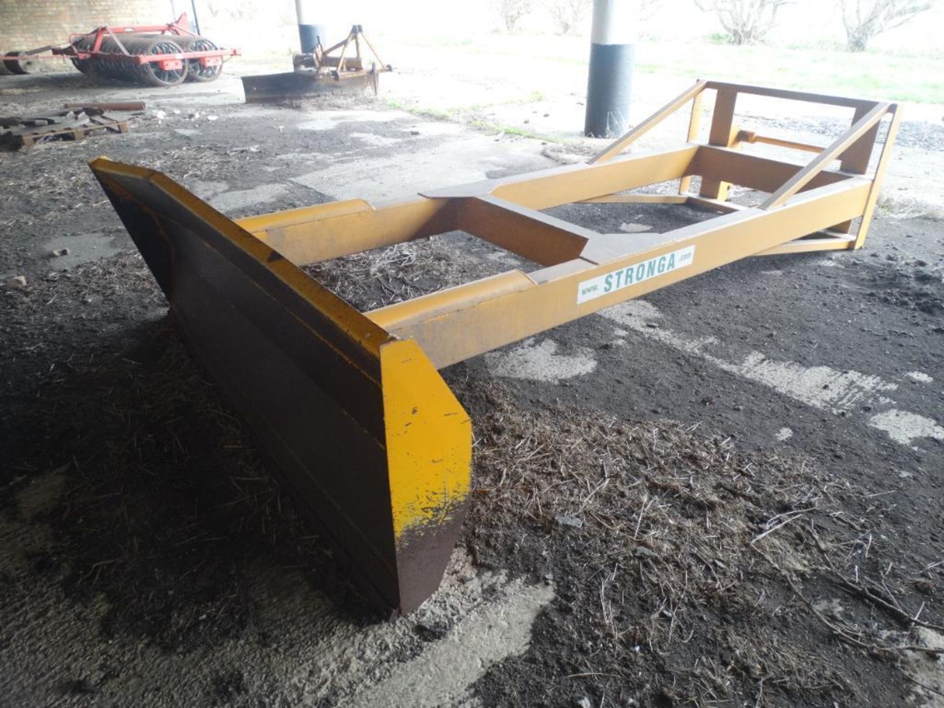 2012 Stronga SGP235 grain pusher with Manitou brackets. Serial No: 4930 - Image 8 of 8