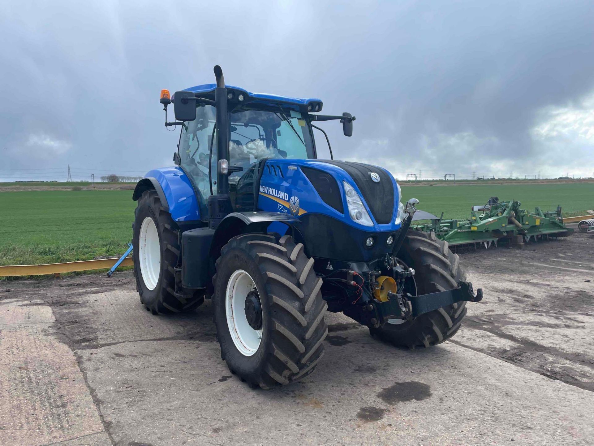 2017 New Holland T7.210 AutoCommand 4wd 50kph tractor with front linkage and PTO, 4 electric spools, - Image 2 of 16