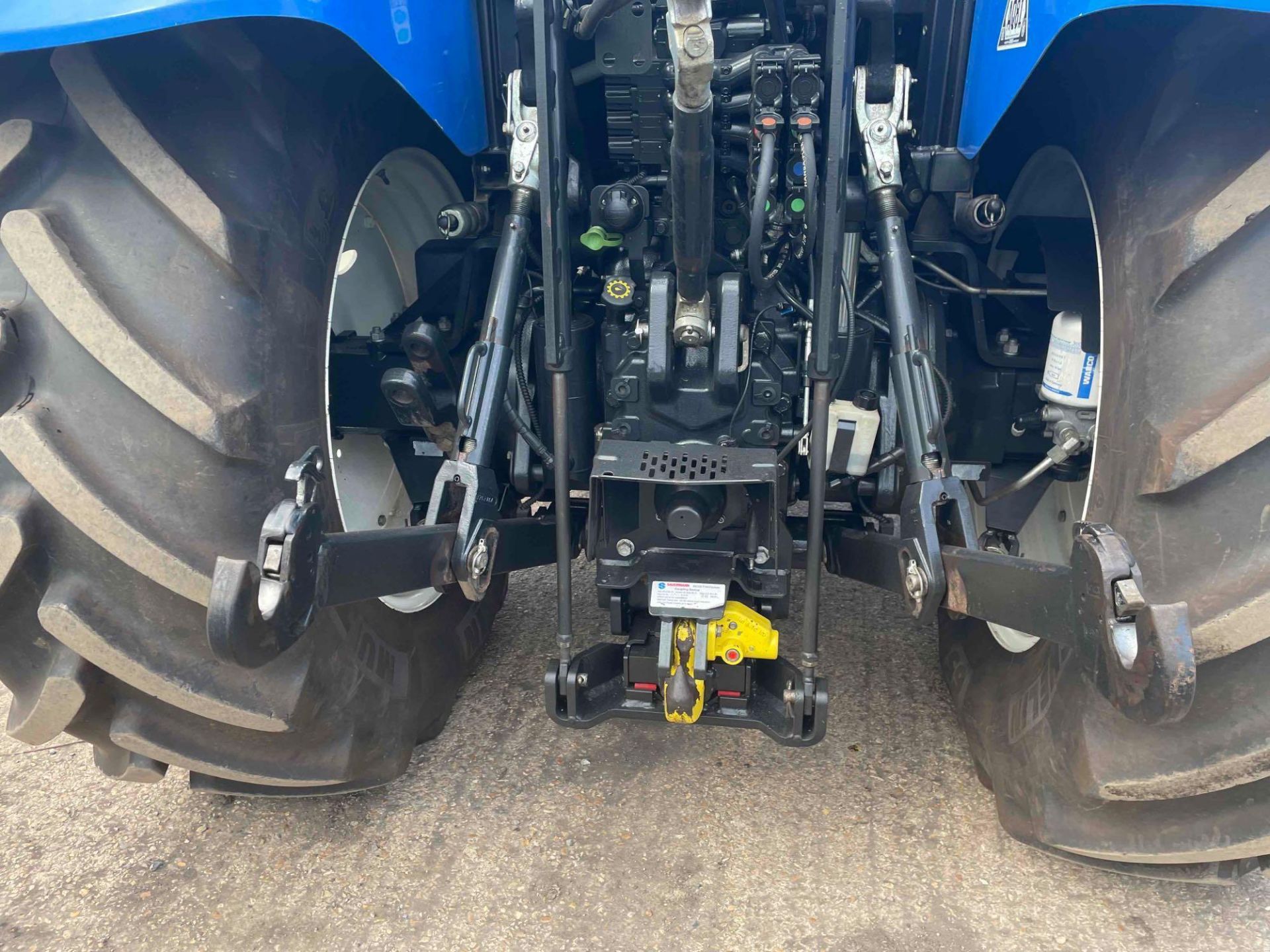 2017 New Holland T7.210 AutoCommand 4wd 50kph tractor with front linkage and PTO, 4 electric spools, - Image 10 of 16