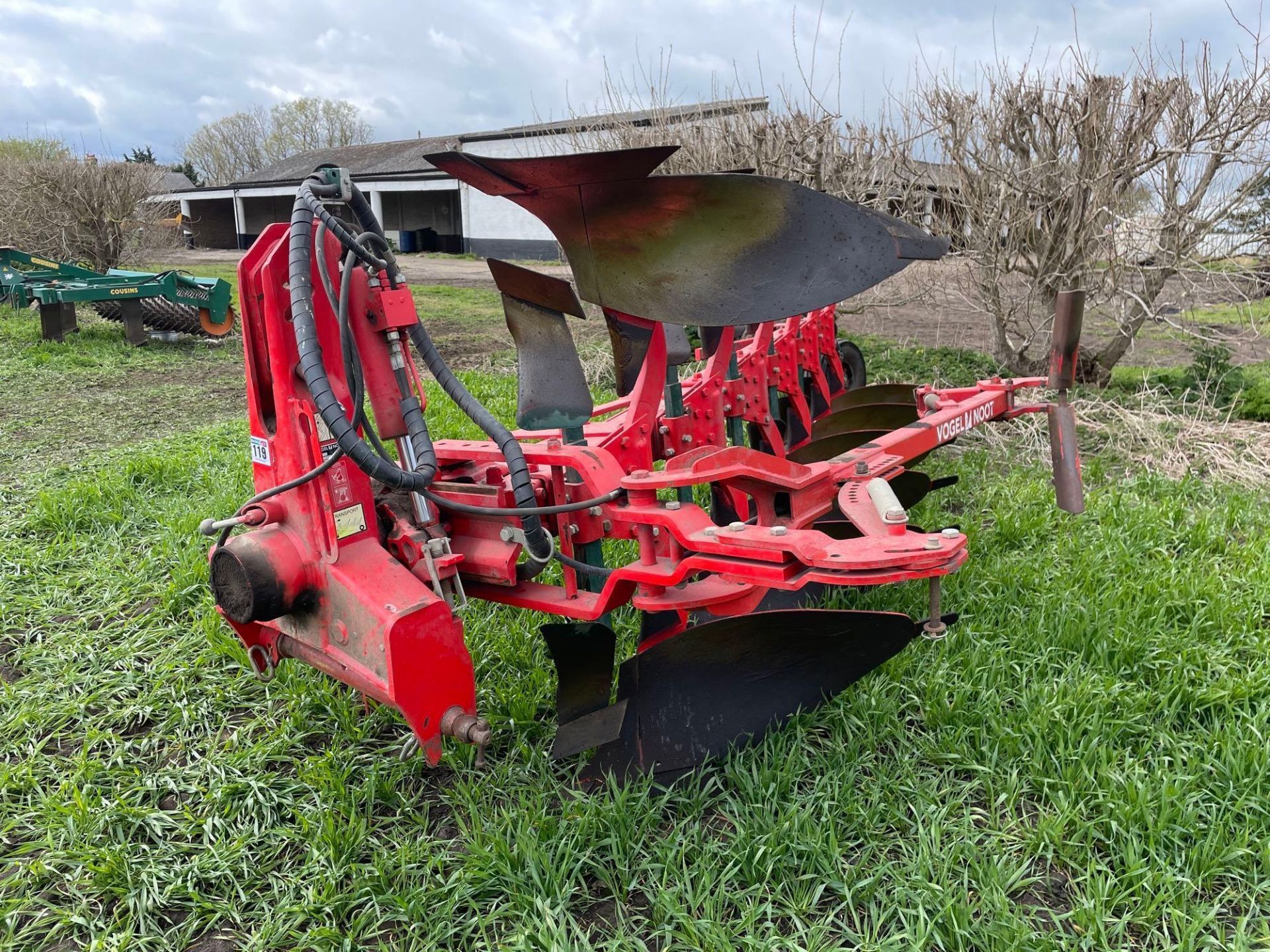 2014 Vogel & Noot XS950 Plus 6 furrow hydraulic vari-width reversible plough with skimmers and press - Image 2 of 19
