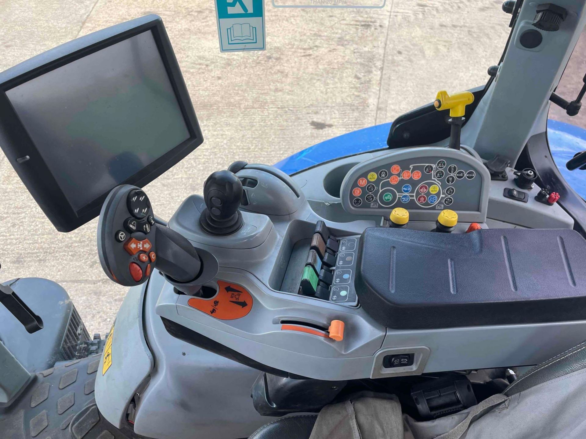 2017 New Holland T7.210 AutoCommand 4wd 50kph tractor with front linkage and PTO, 4 electric spools, - Image 11 of 16