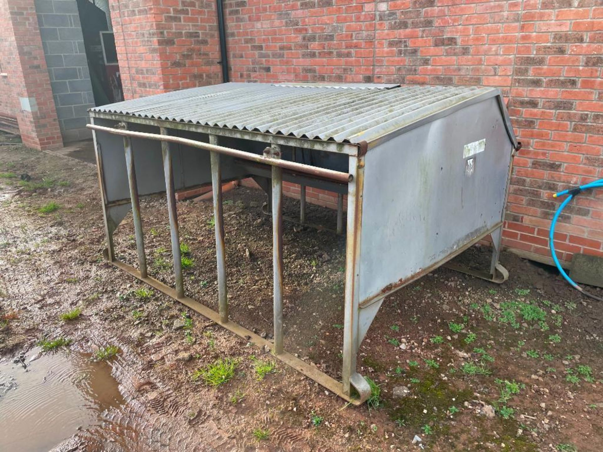 Ritchie galvanised calf creep feeder - Image 6 of 7