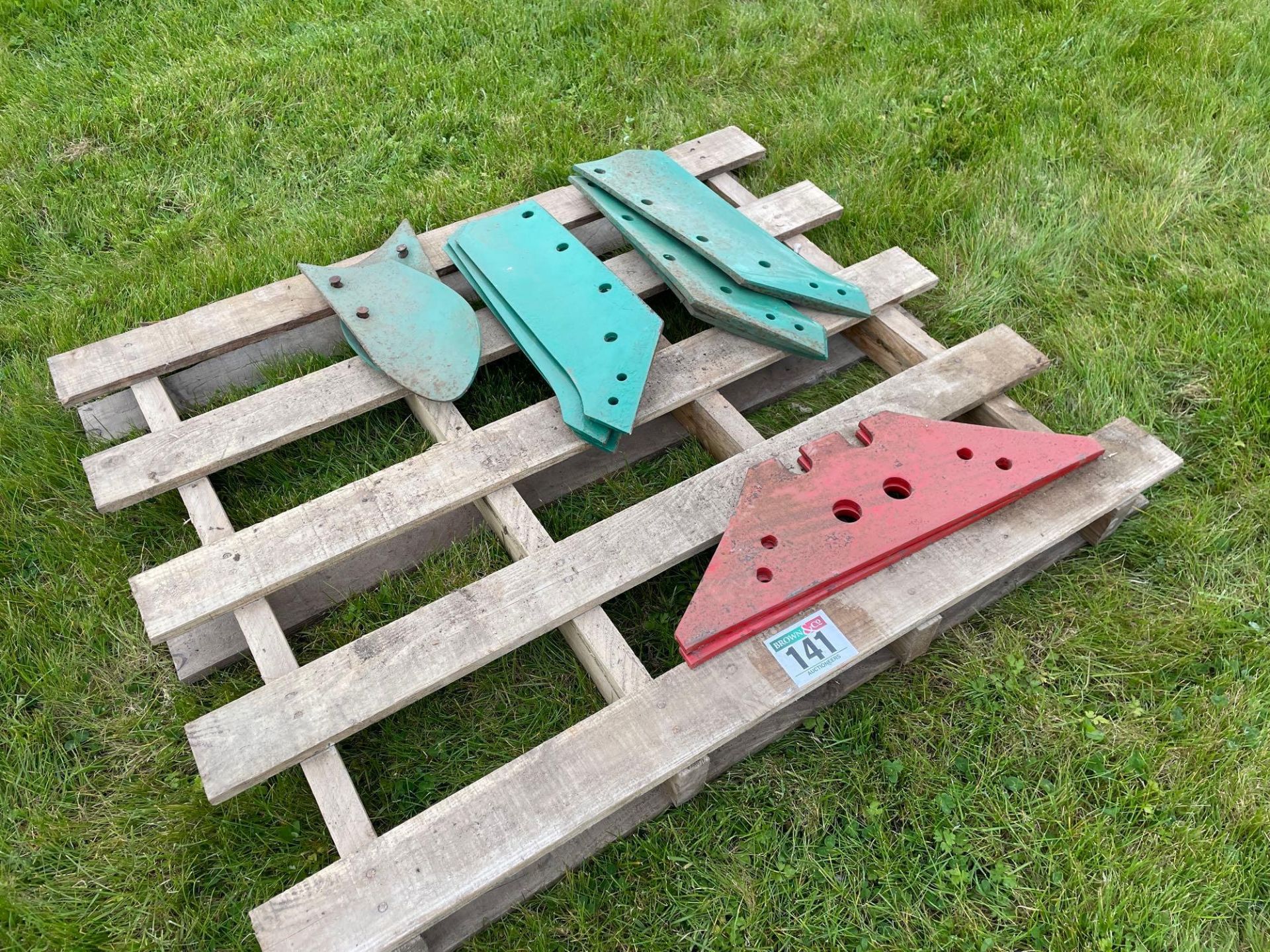 Quantity Kverneland plough parts