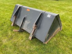 2004 Doughty Attachments 1t grain bucket with Merlo brackets. Serial No: 15001802