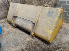 1996 Sanderson KB75A 1.75t grain bucket with Sanderson attachments. Serial No: AB392