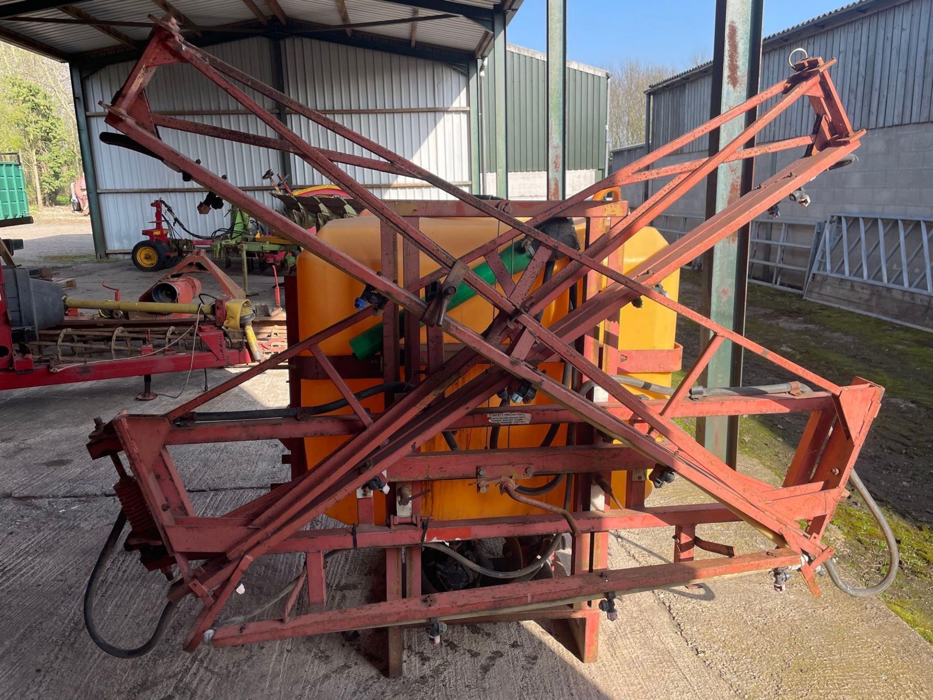 Allman 625 12m linkage mounted sprayer, 1000l tank. Serial No: MT636 ​​​​​​​NB: Comes with manual - Image 2 of 3
