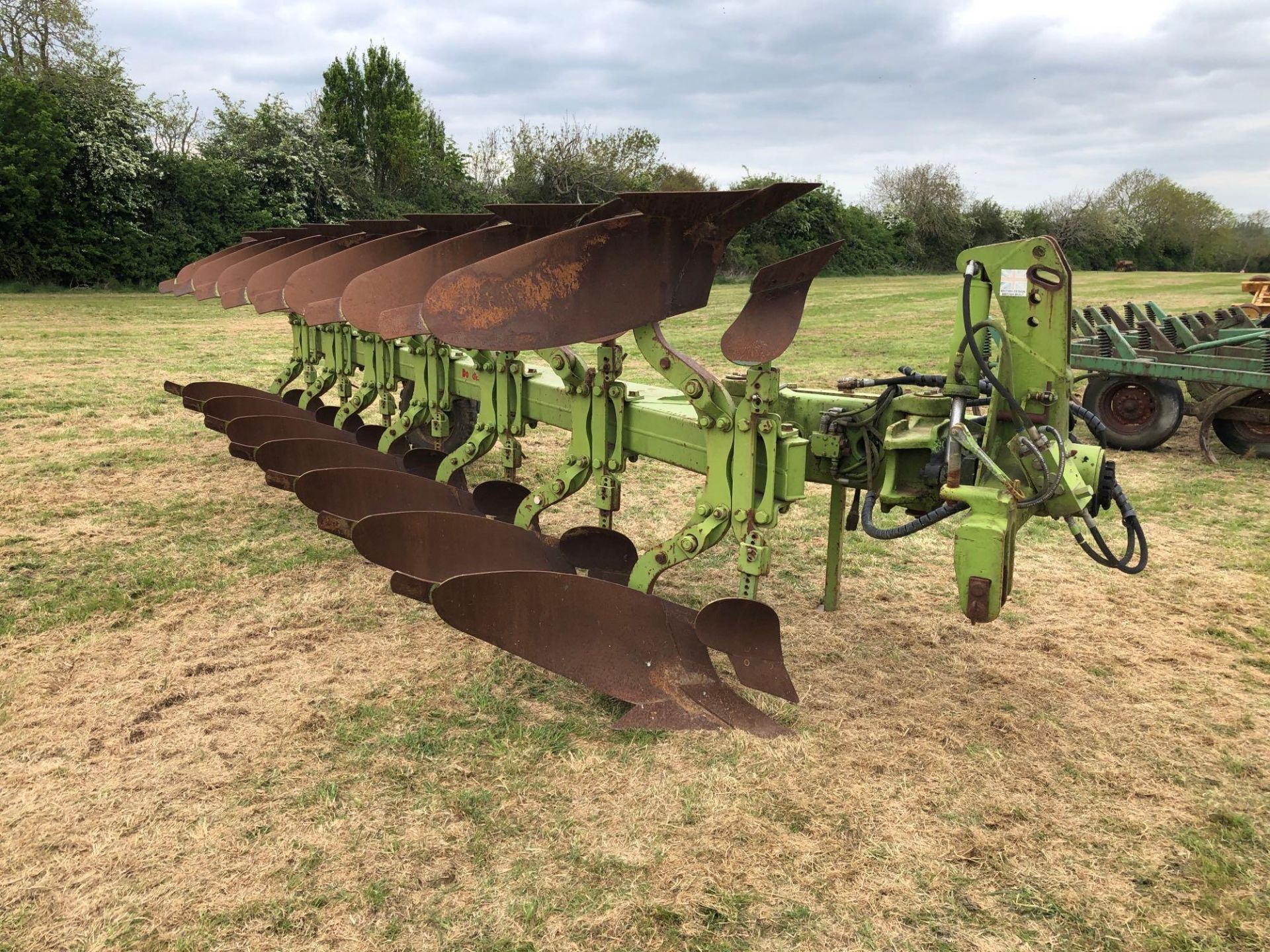 Dowdeswell 140 Series MA 7f (6+1) reversible plough with skimmers, hydraulic vari-width. Serial No: