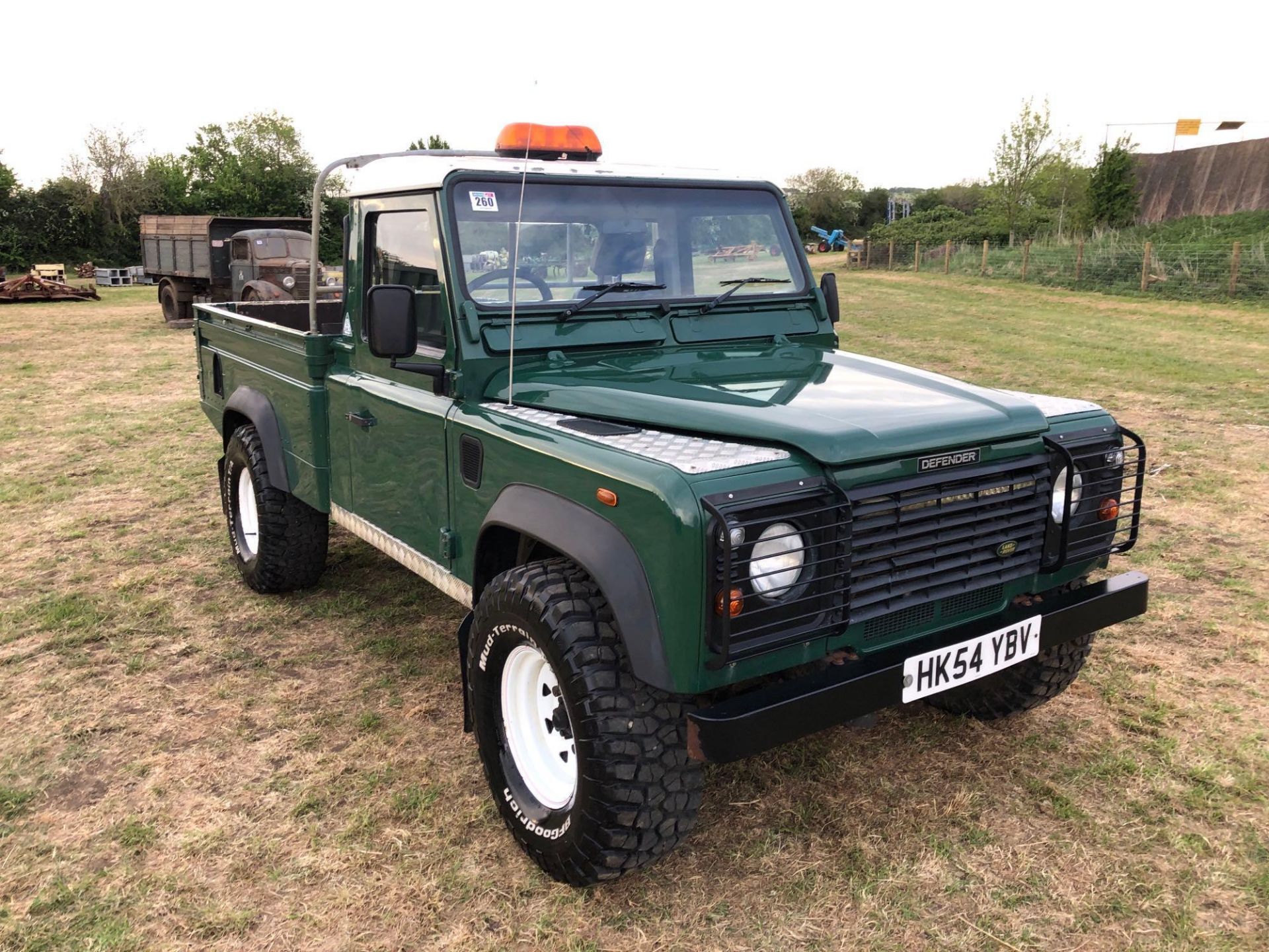 2004 Land Rover Defender 110 High-Capacity Pickup TD5, 4wd, manual, green, 2 door, with leather upho - Image 3 of 13
