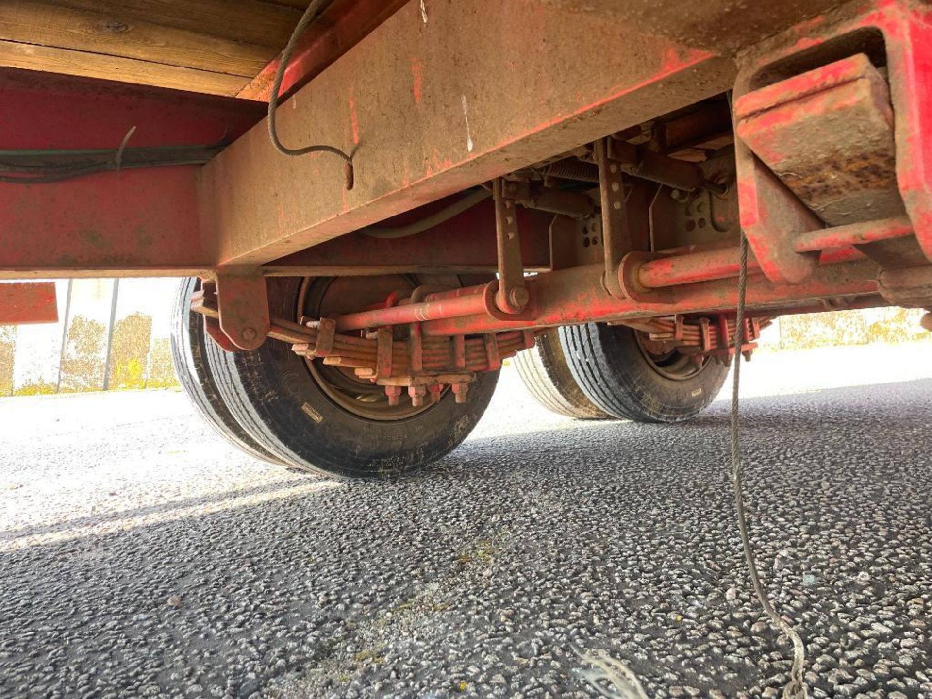 2011 McCauley twin axle beaver tail low loader trailer, 25' (20' main trailer with 5' beaver) wooden - Image 9 of 10