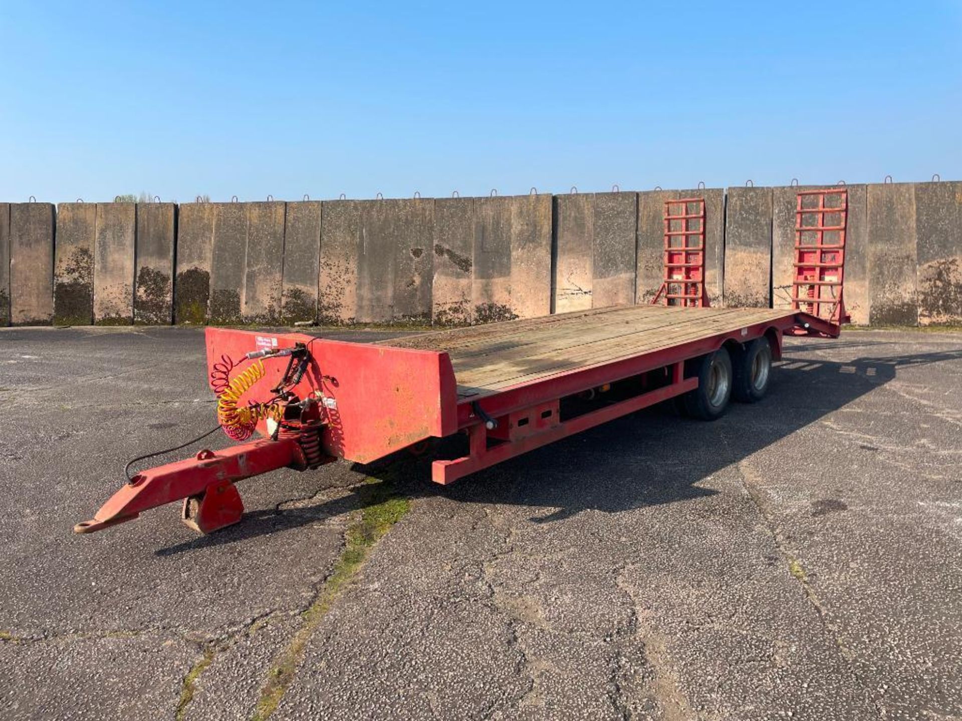 2011 McCauley twin axle beaver tail low loader trailer, 25' (20' main trailer with 5' beaver) wooden - Image 2 of 10