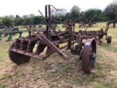 Ransomes Hexatrac 6f conventional plough