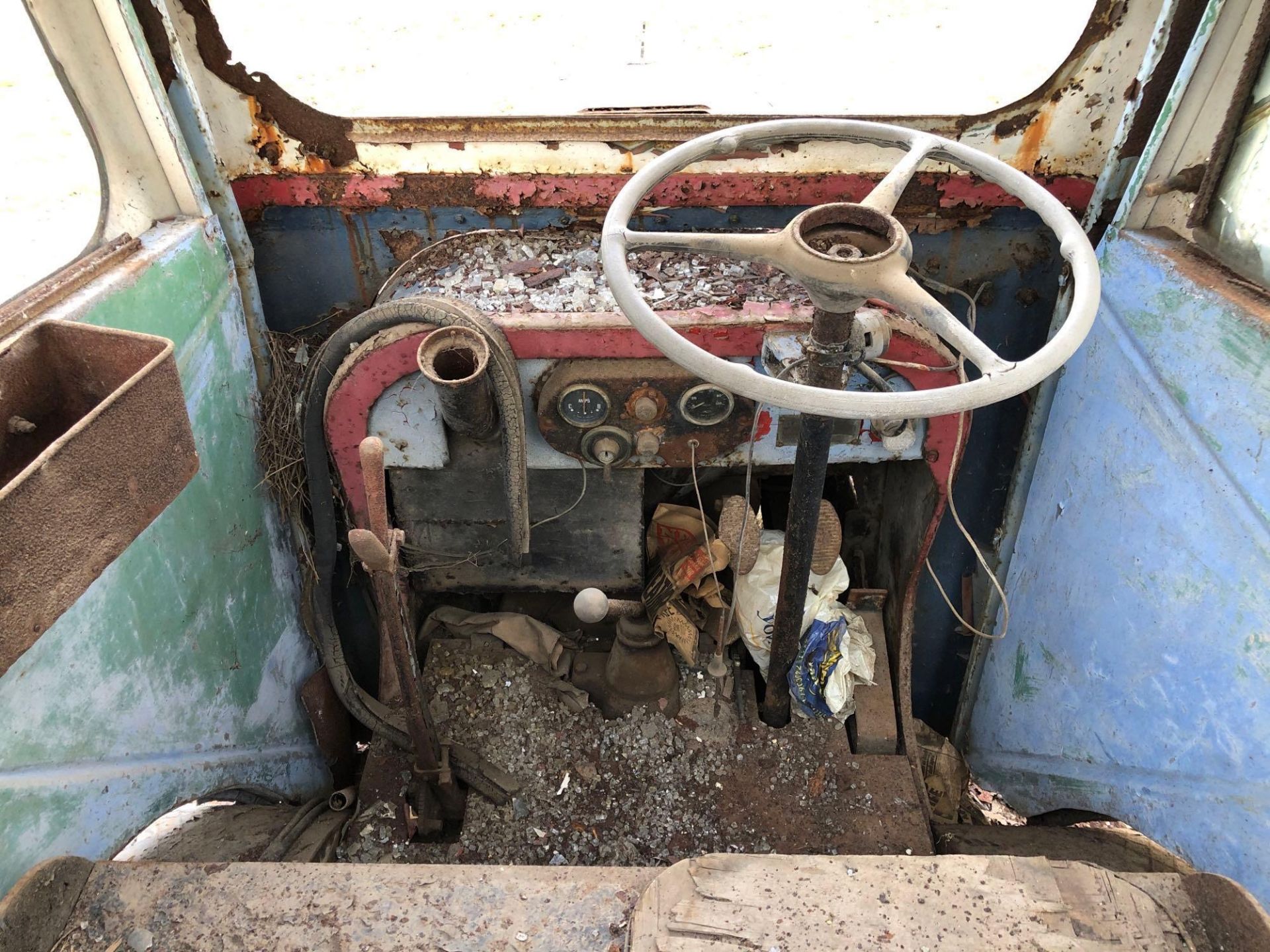 Lansing Bagnall airport tug, 4 cylinder engine. Serial No: 110392. Non-runner - Image 6 of 7