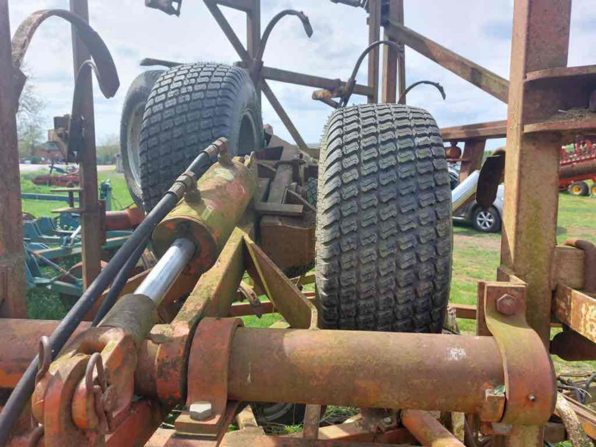 1986 Wilrich 9m trailed cultivator, hydraulic folding. Sold in situ from Milton House Farm, Milton E - Image 11 of 11