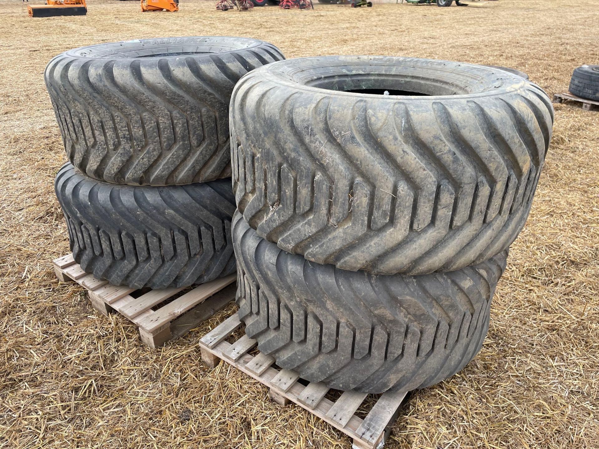 4No Alliance and BKT 550/60R22.5 tyres - Image 3 of 3