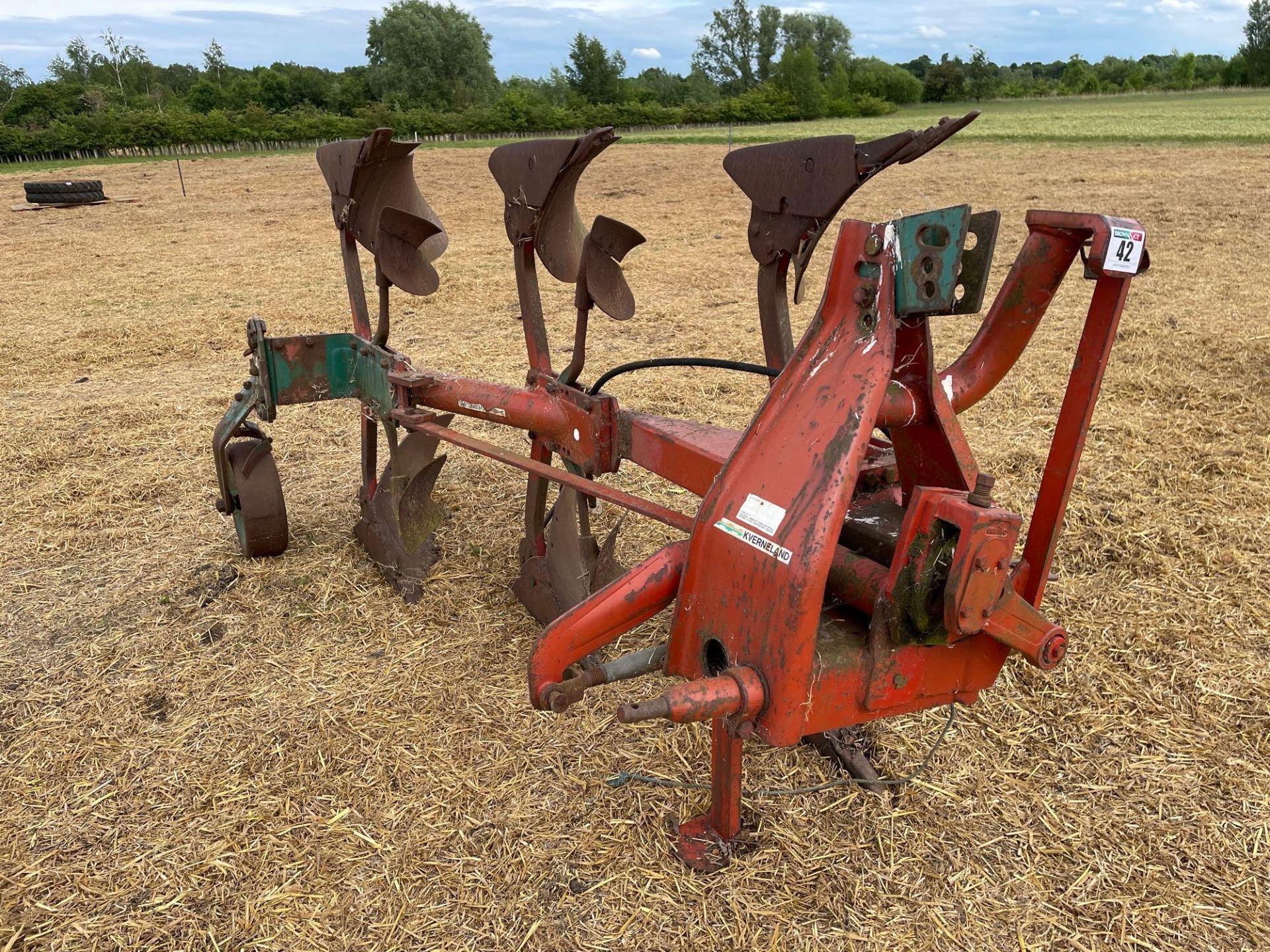 Kverneland 3f reversible plough with skimmers, spares or repairs - Image 2 of 4