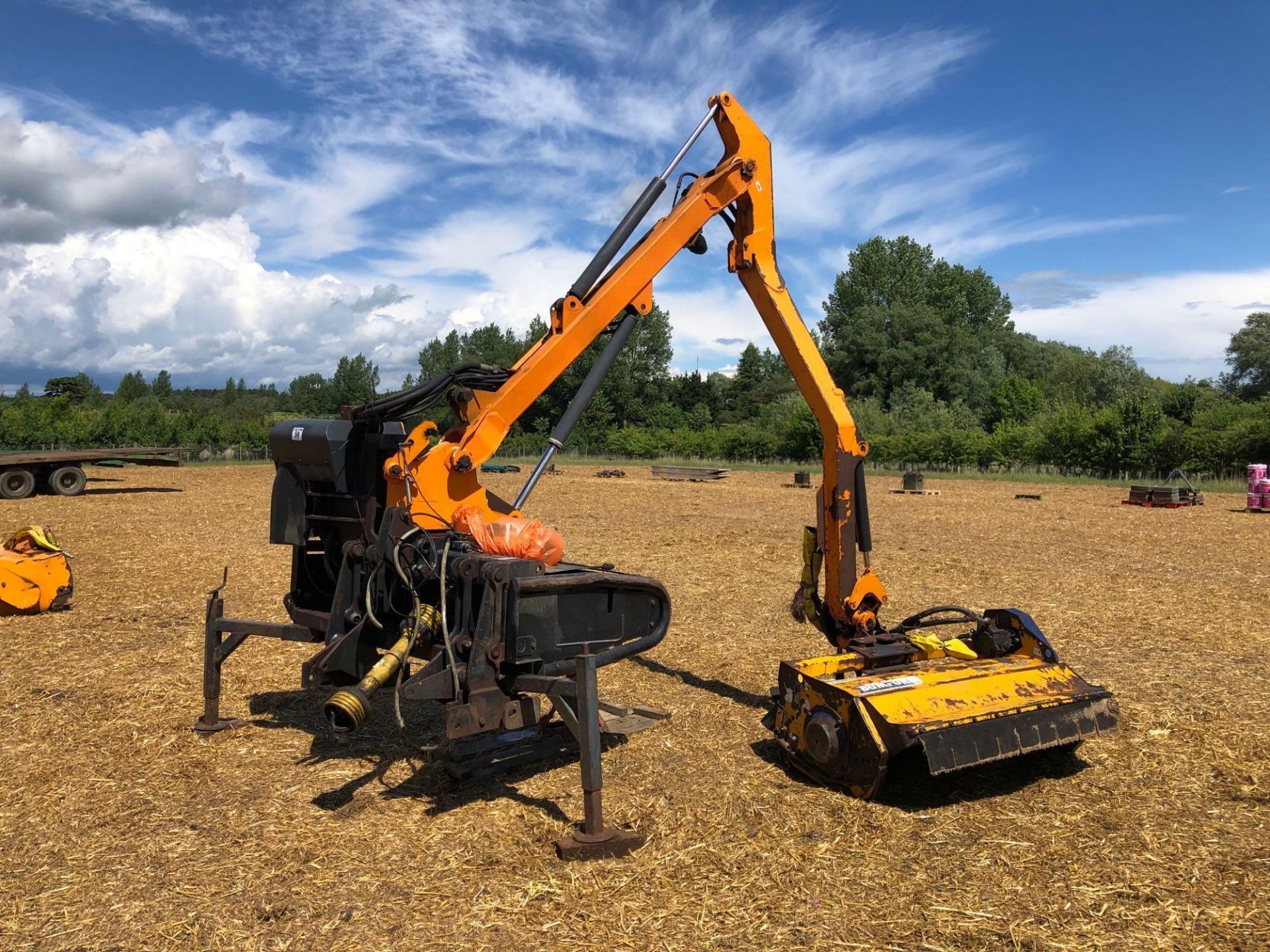 2003 Noremat Tonica hedge cutter with Bomford Pro-Cut 1.3m flail head. Serial No: 9021602. N.B: Manu - Image 2 of 10