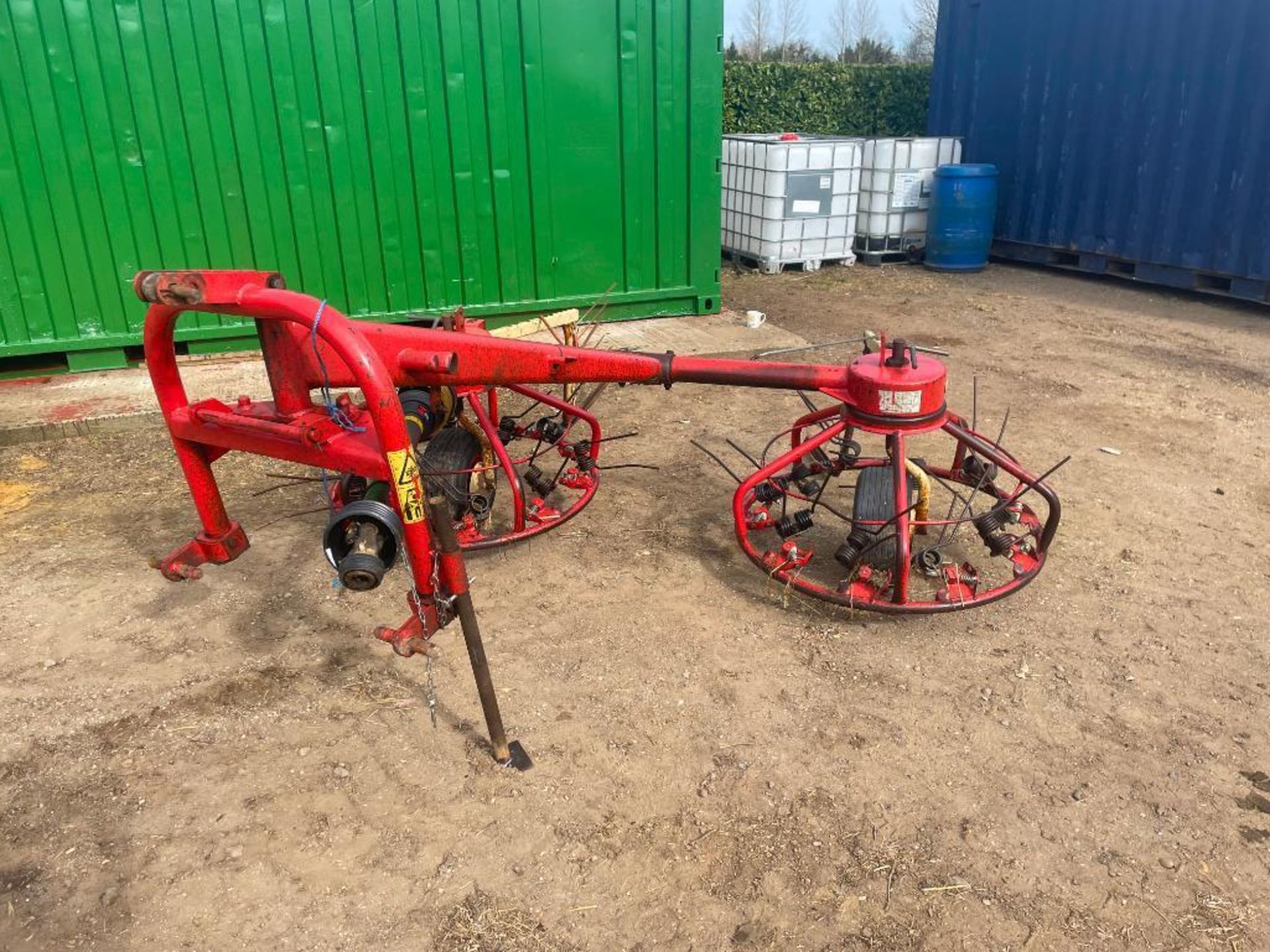 Haybob twin rotor with rear following tines, linkage mounted, PTO driven - Image 2 of 8