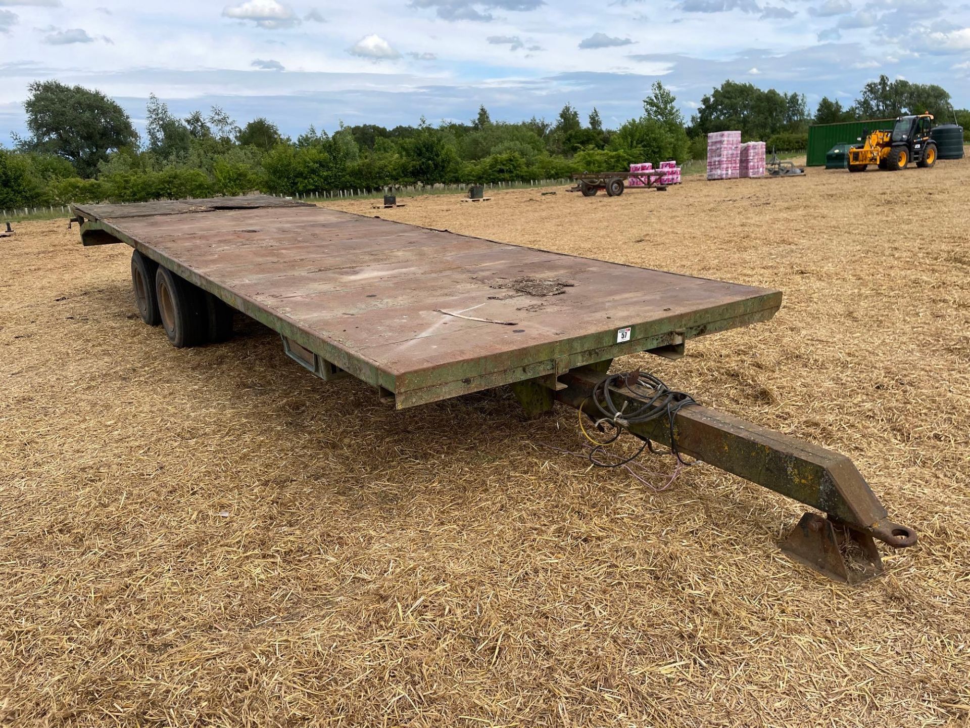 30ft bale trailer, metal floor, beaver tail twin axle on 8.25R15 wheels and tyres - Image 2 of 5