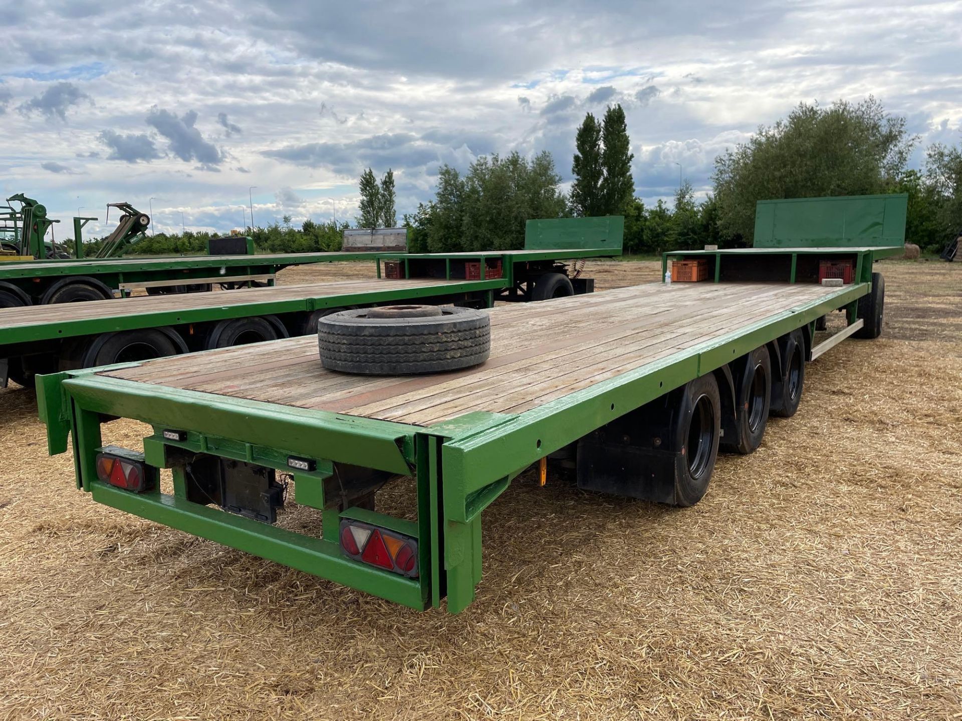 38ft swan neck bale trailer, wooden floor, air brakes, tri-axle on 265/70R19.5 wheels and tyres c/w - Image 5 of 6