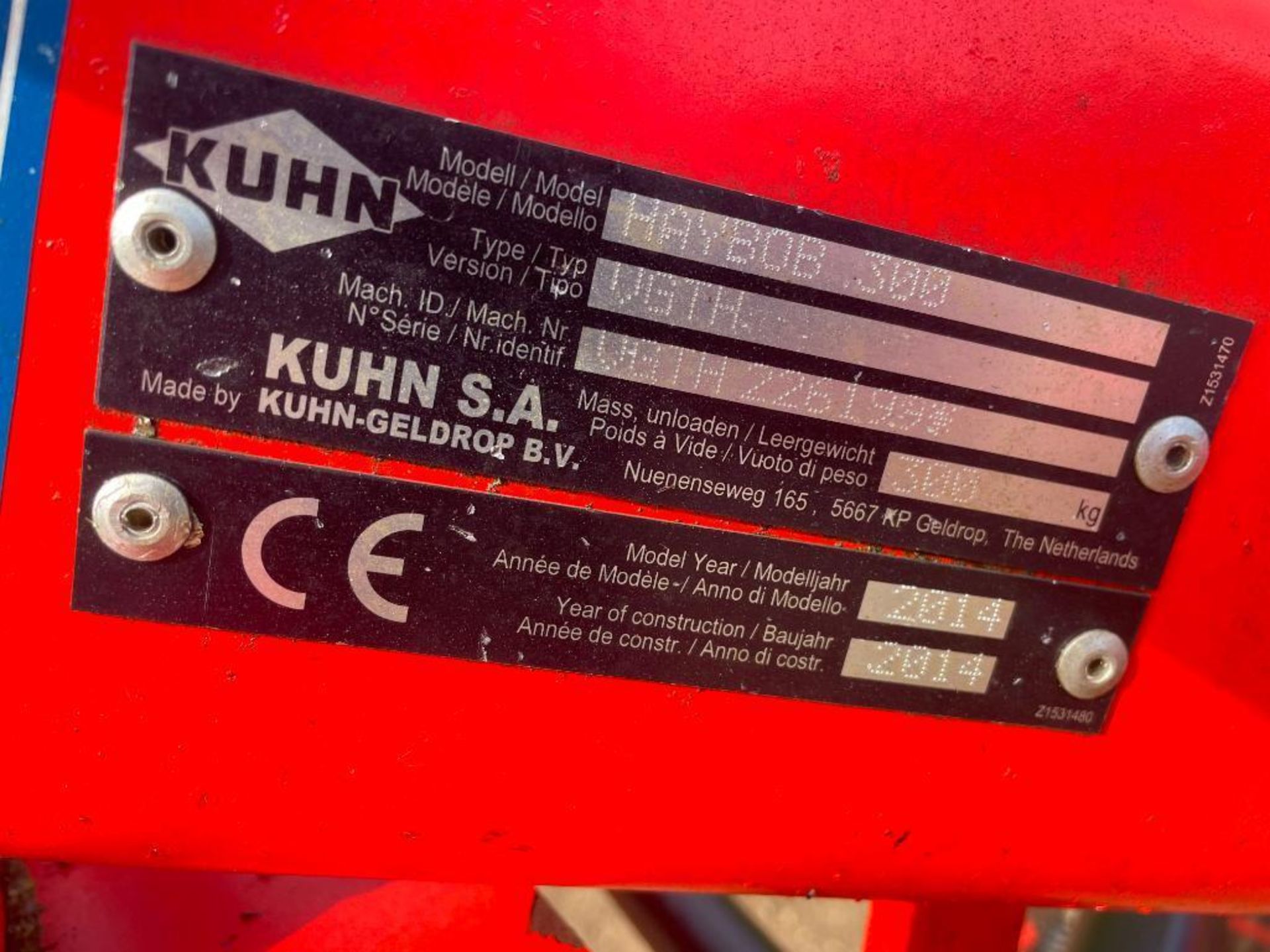 2014 Kuhn Haybob 300, twin rotor tedder/rake. Serial No: VGTH226199 N.B: Spare tines and manual in o - Image 6 of 6