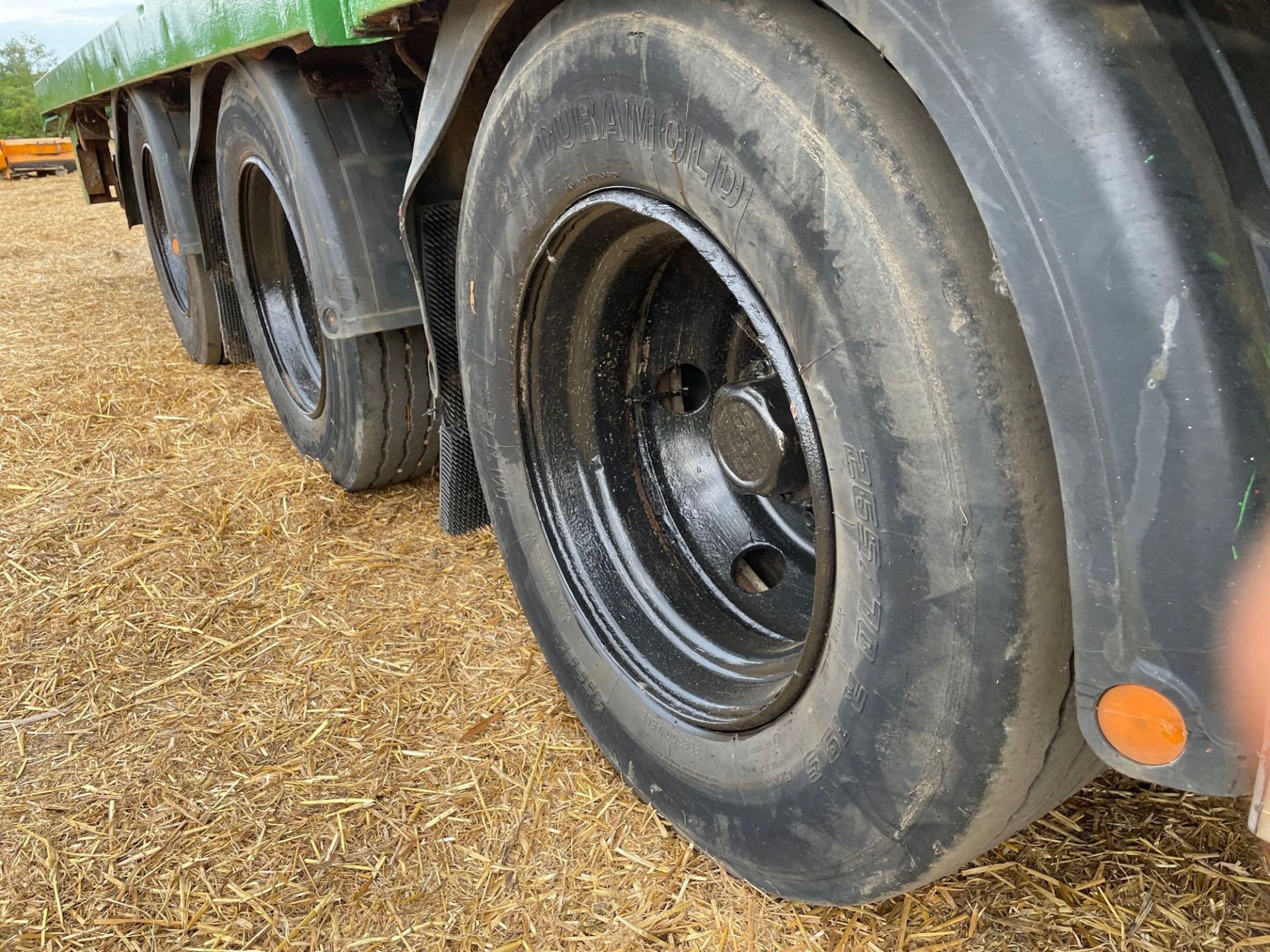 38ft swan neck bale trailer, wooden floor, air brakes, tri-axle on 265/70R19.5 wheels and tyres c/w - Image 3 of 5