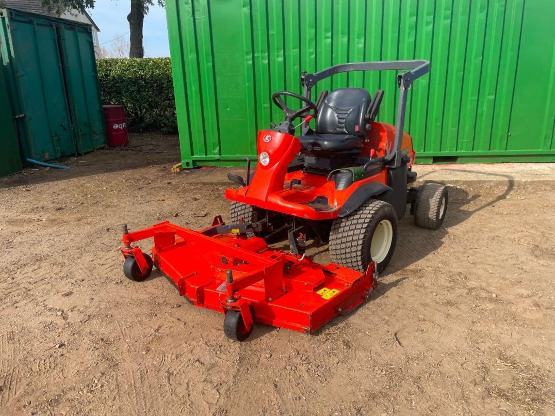 2006 Kubota F3680 ride on mower with 60" cutting deck, diesel, hydrostatic with Kubota 4 cylinder en - Image 14 of 15