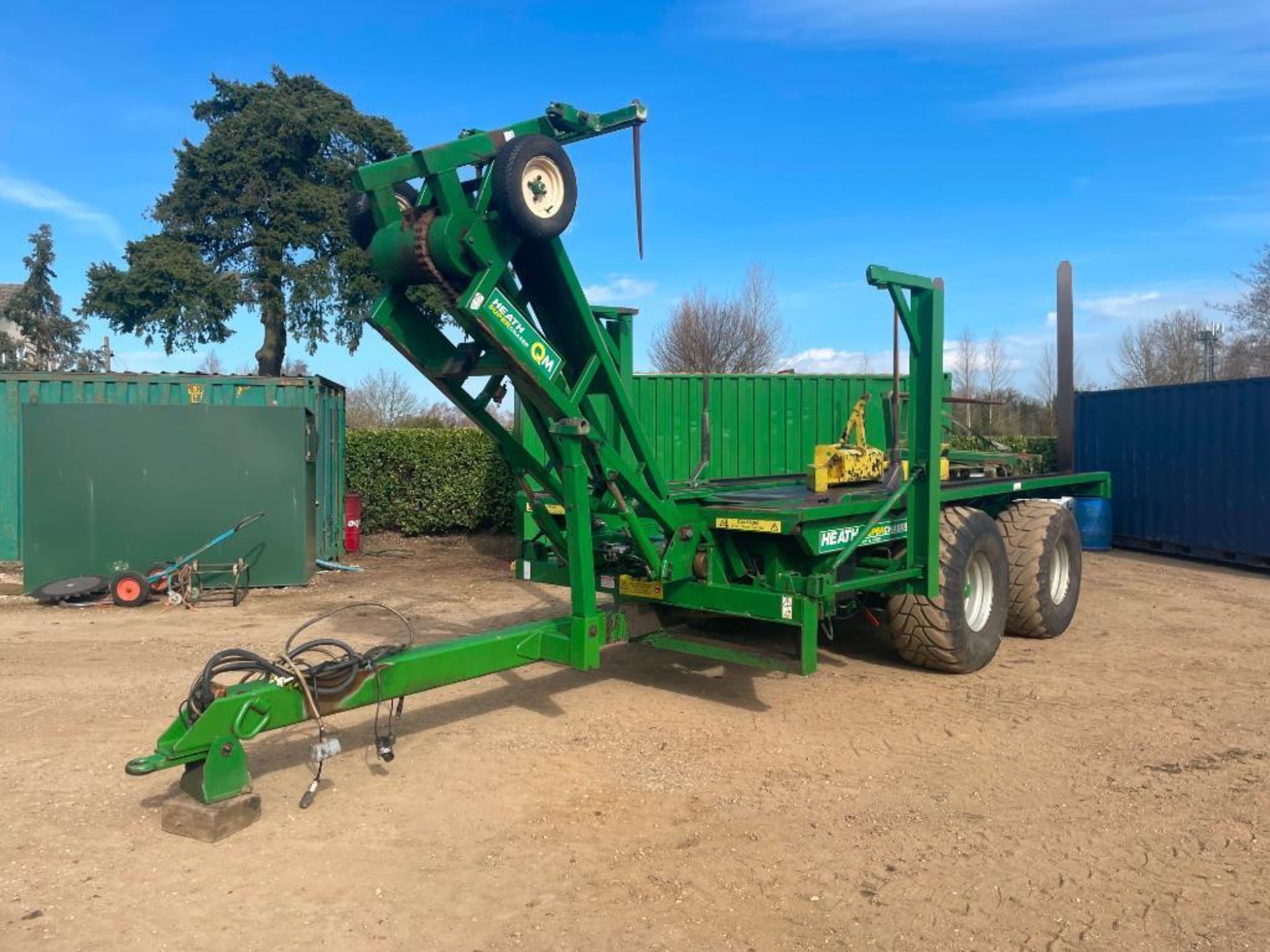 2007 Heath Super Chaser QM twin axle bale chaser on 560/60R22.5 wheels and tyres, hydraulic brakes, - Image 4 of 28