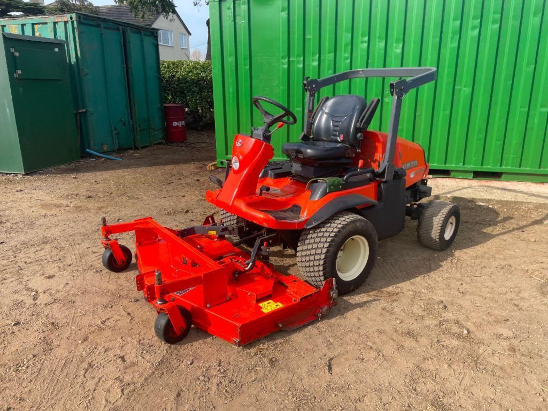 2006 Kubota F3680 ride on mower with 60" cutting deck, diesel, hydrostatic with Kubota 4 cylinder en - Image 6 of 15